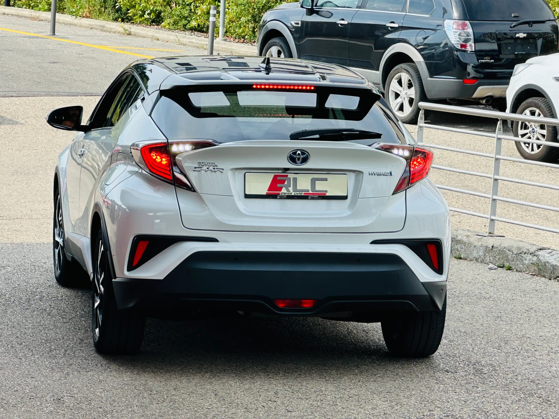 TOYOTA C-HR 1.8 HSD CVT Trend-image-6