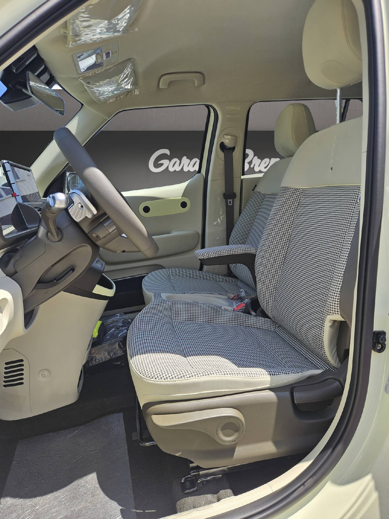 HYUNDAI Inster 49 kWh Electric Amplia-image-3