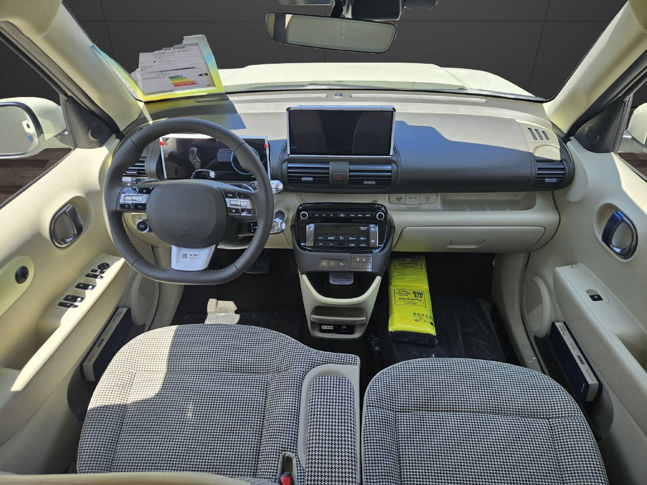 HYUNDAI Inster 49 kWh Electric Amplia-image-5