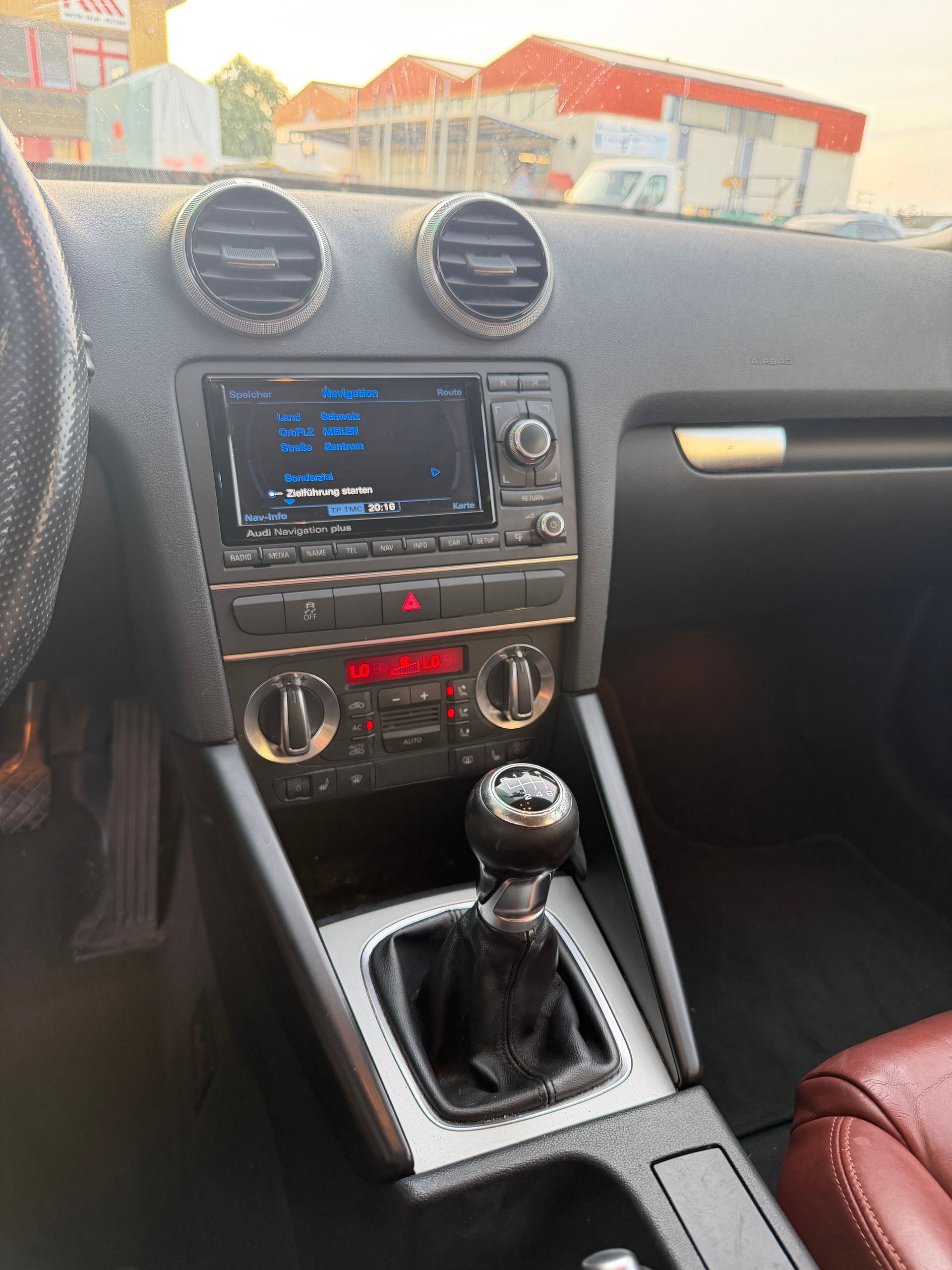 AUDI A3 Sportback 1.8 TFSI Ambition quattro-image-10