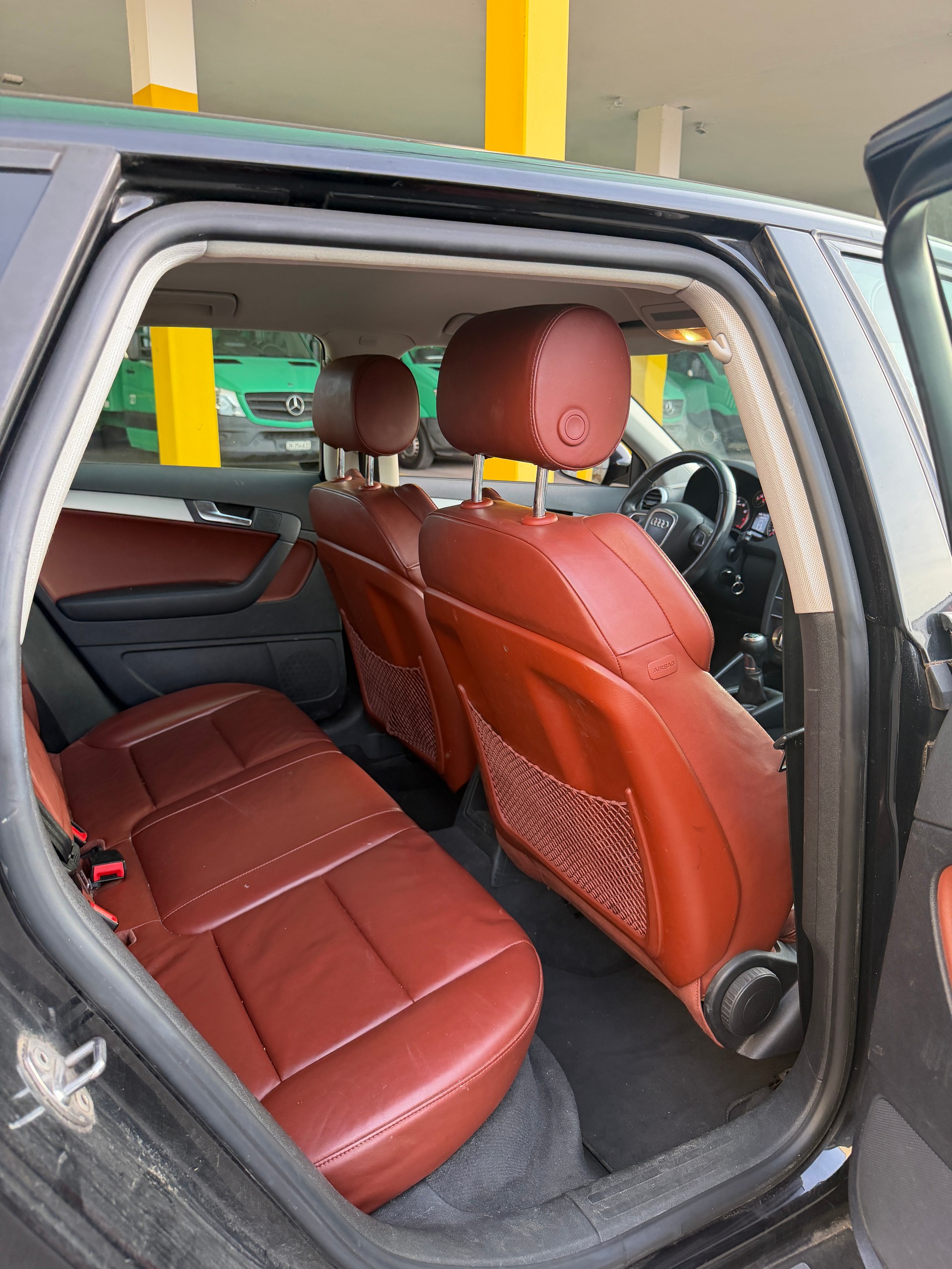 AUDI A3 Sportback 1.8 TFSI Ambition quattro-image-14