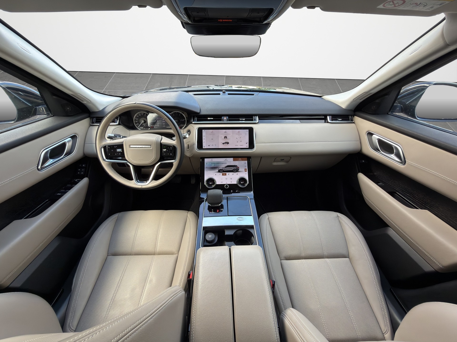 LAND ROVER Range Rover Velar 3.0 D I6 300 S-image-15