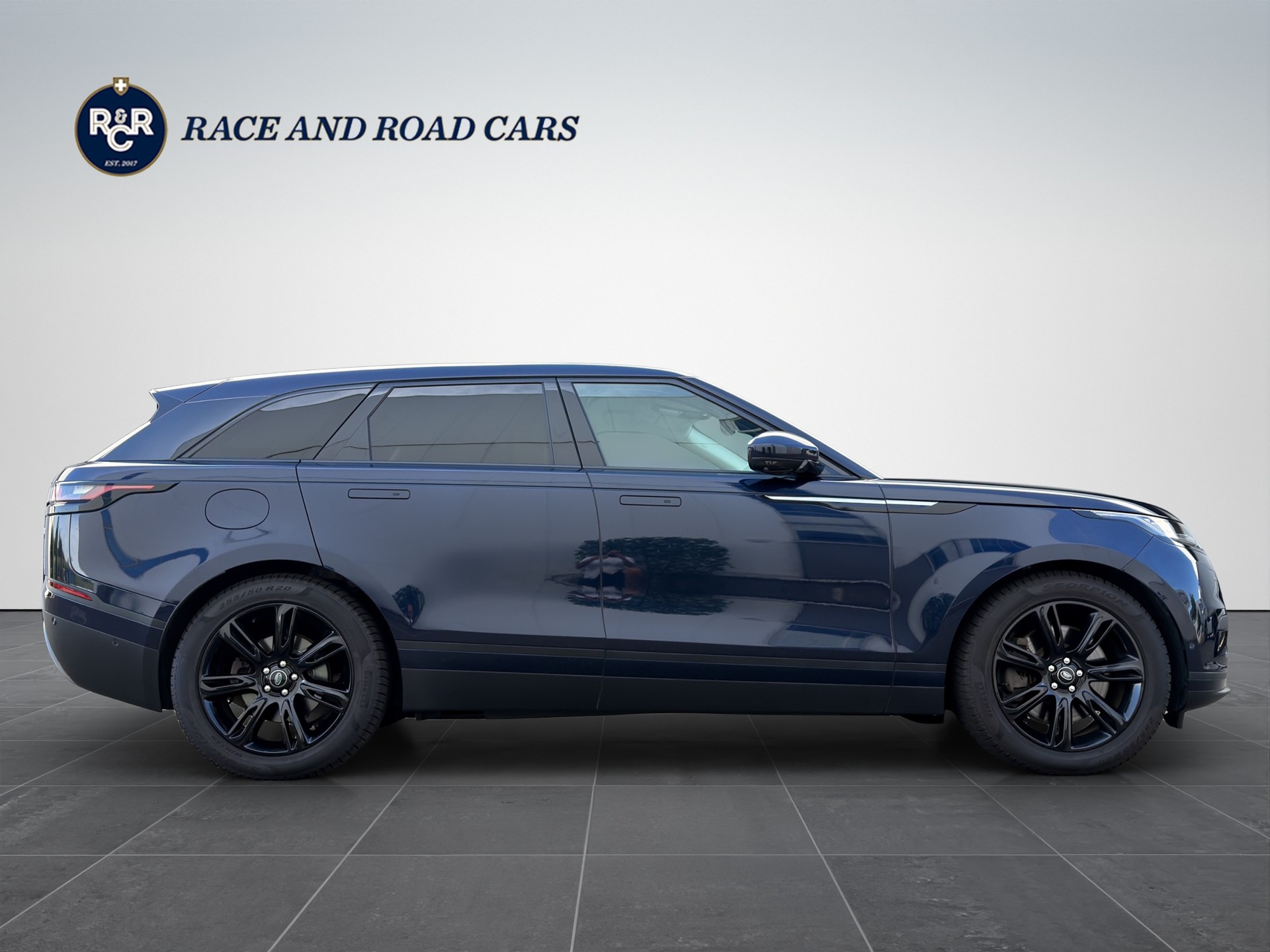LAND ROVER Range Rover Velar 3.0 D I6 300 S-image-3