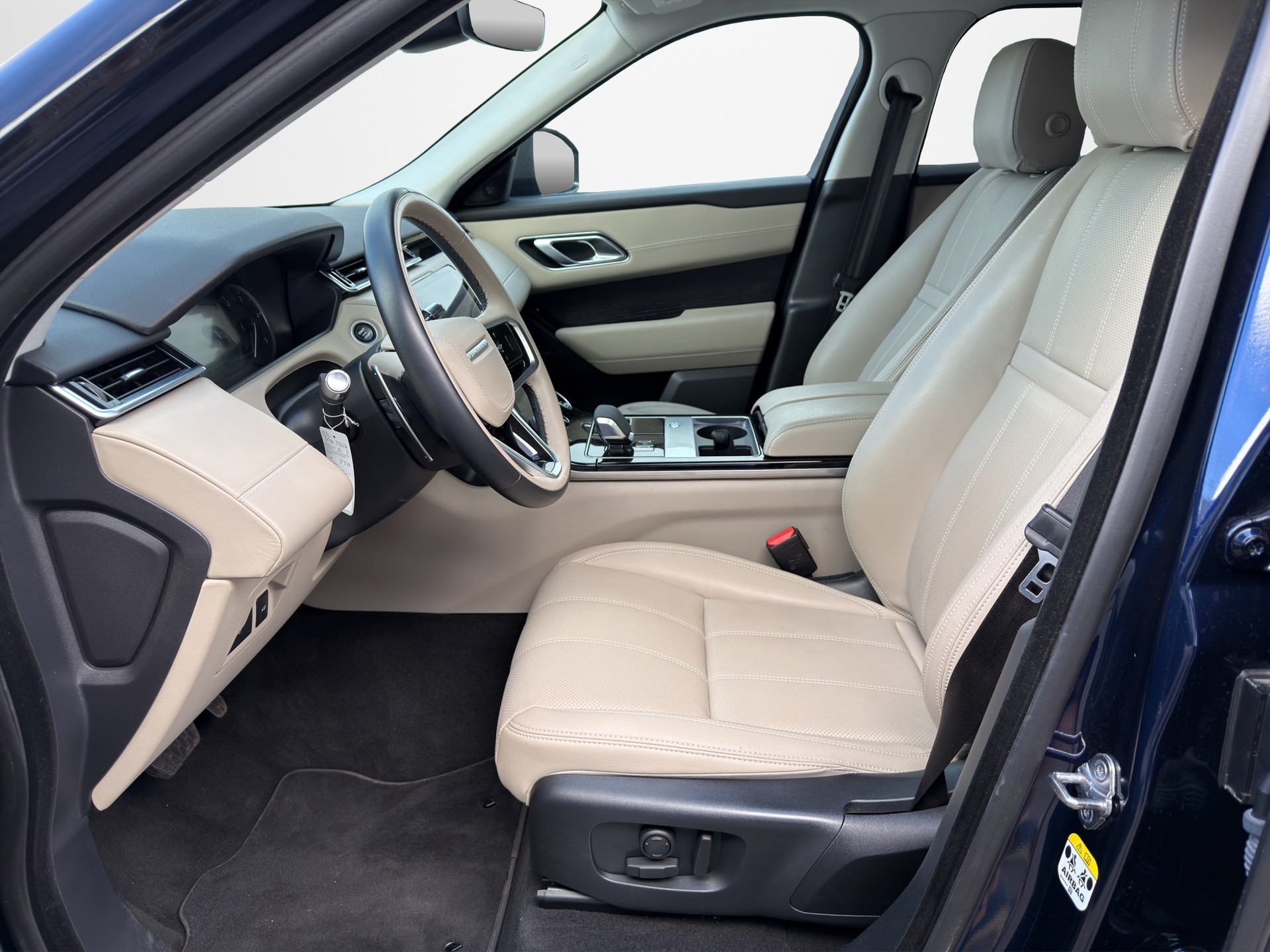 LAND ROVER Range Rover Velar 3.0 D I6 300 S-image-12