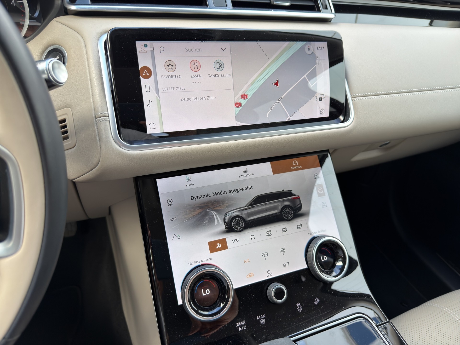 LAND ROVER Range Rover Velar 3.0 D I6 300 S-image-23