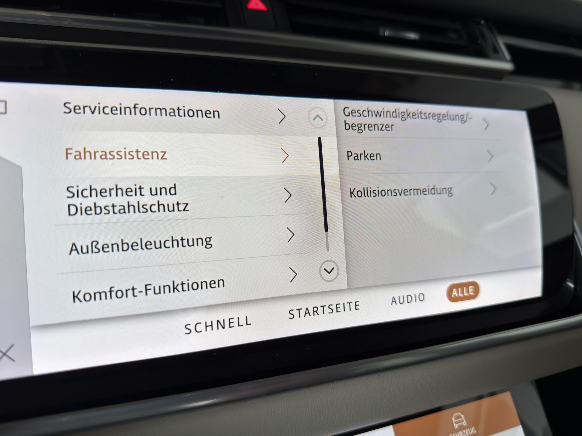 LAND ROVER Range Rover Velar 3.0 D I6 300 S-image-27