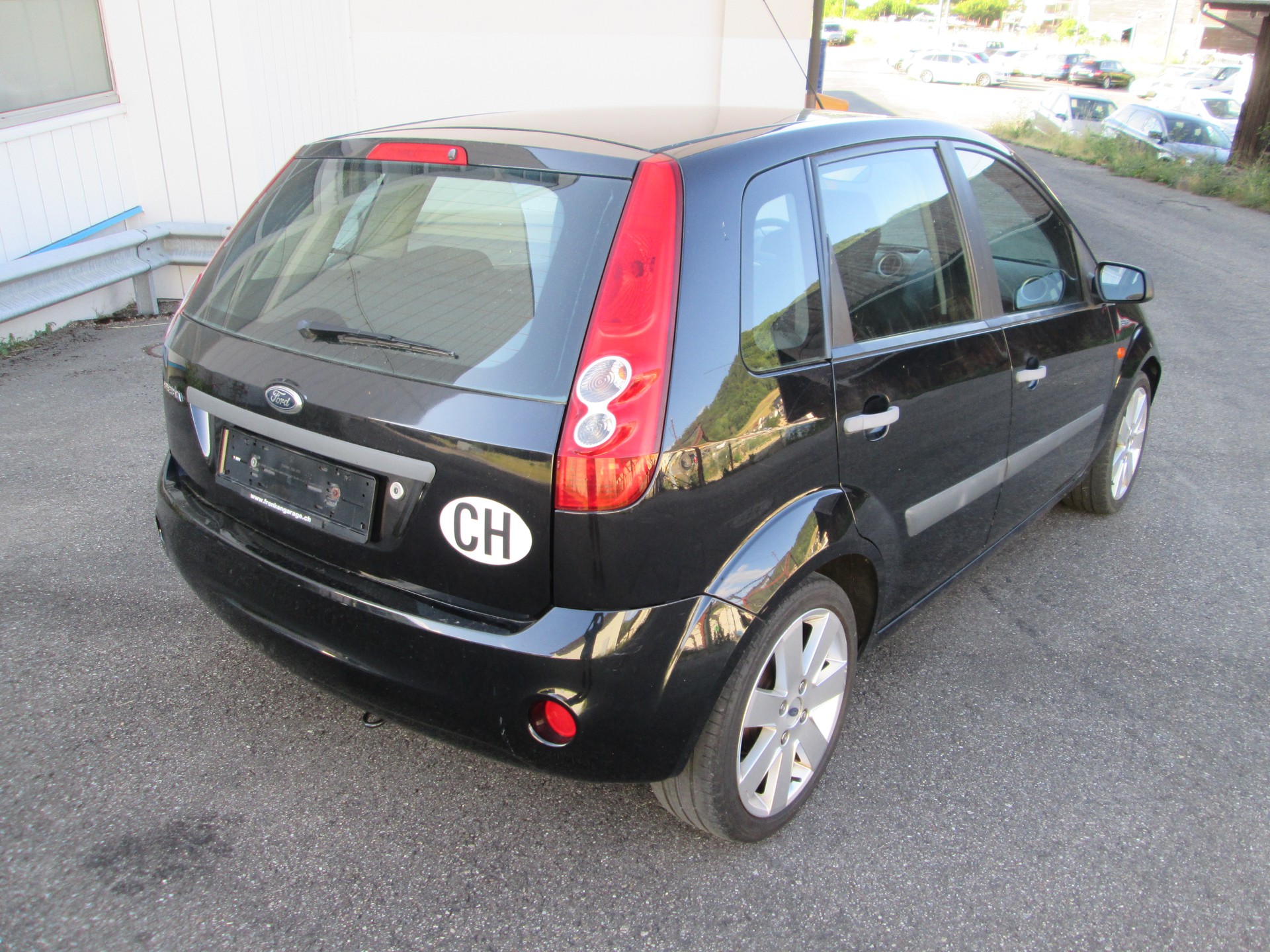 FORD Fiesta 1.4 16V Techno-image-3