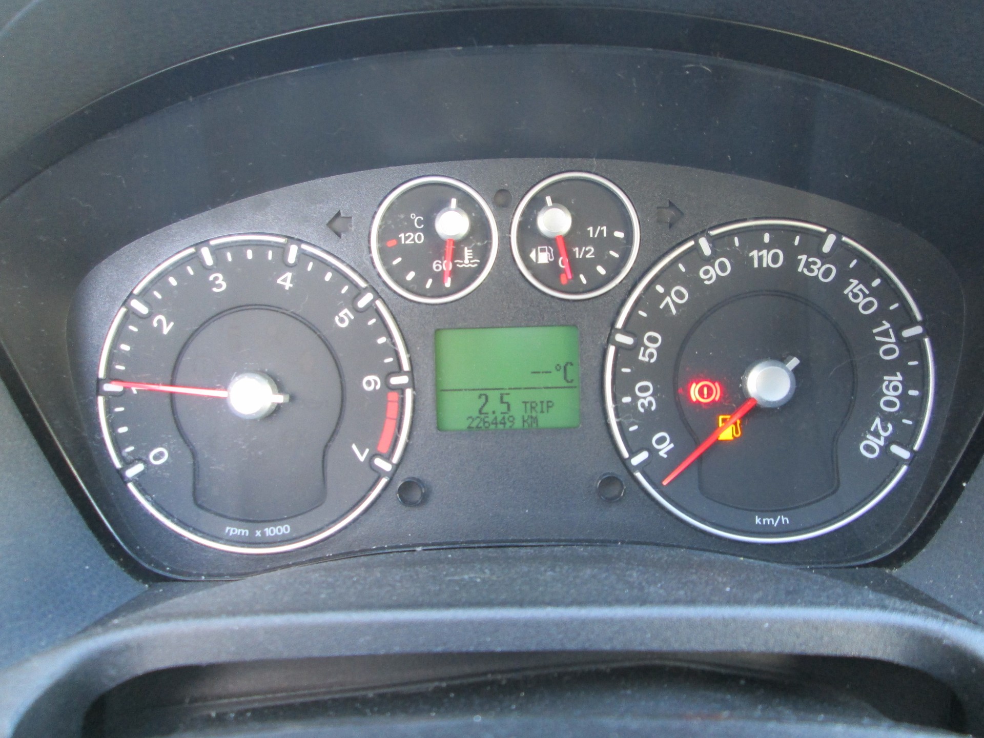 FORD Fiesta 1.4 16V Techno-image-9