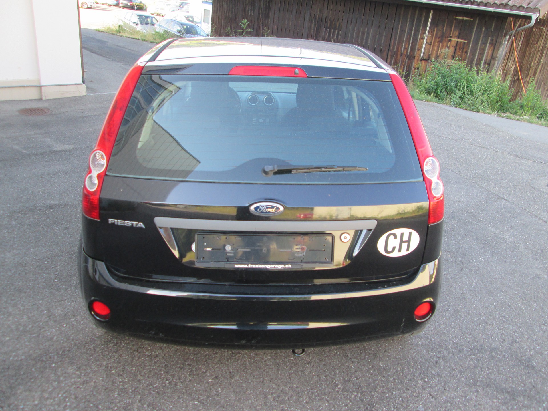 FORD Fiesta 1.4 16V Techno-image-4