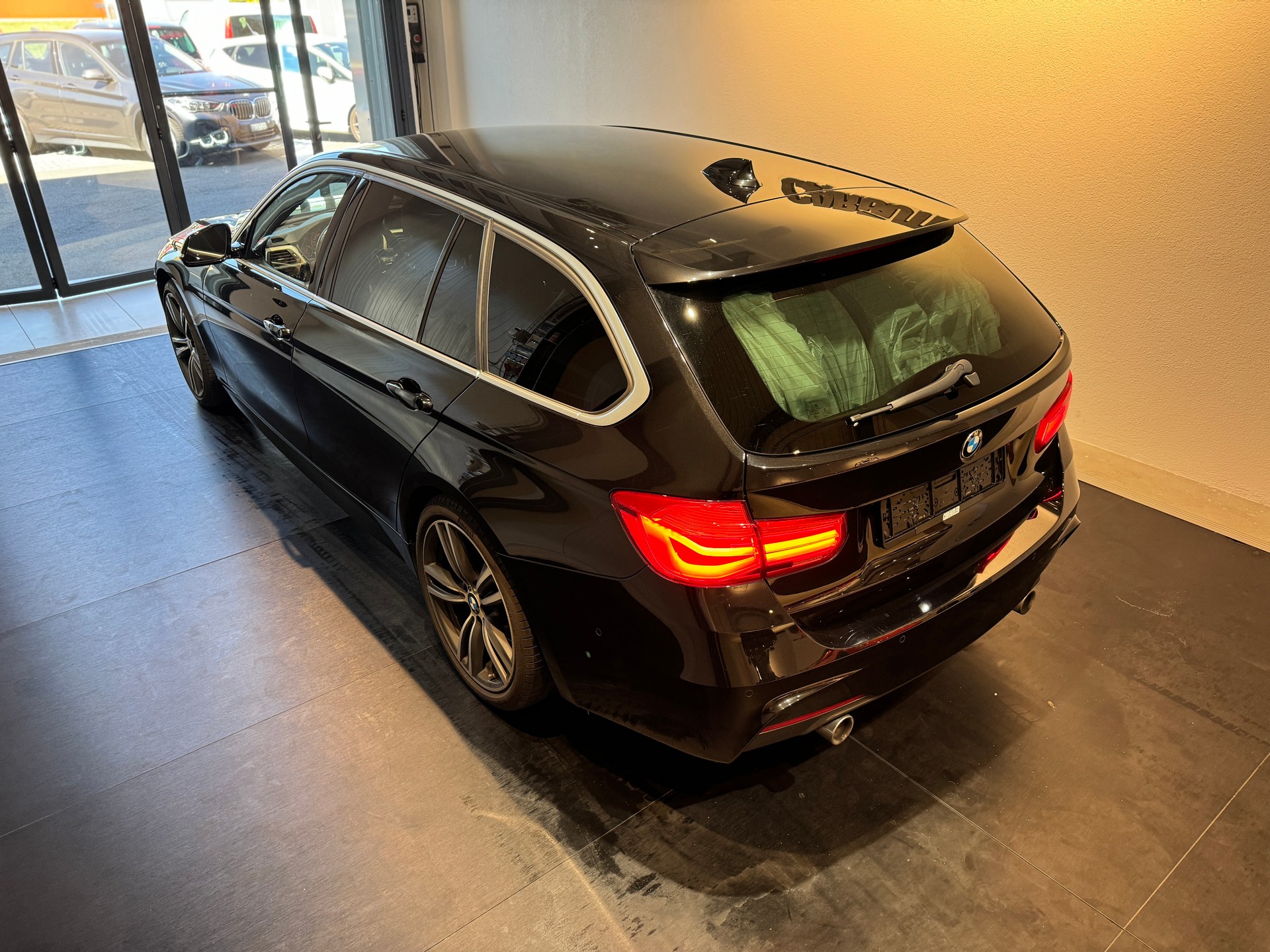 BMW 340i xDrive Touring M Sport đ-image-6