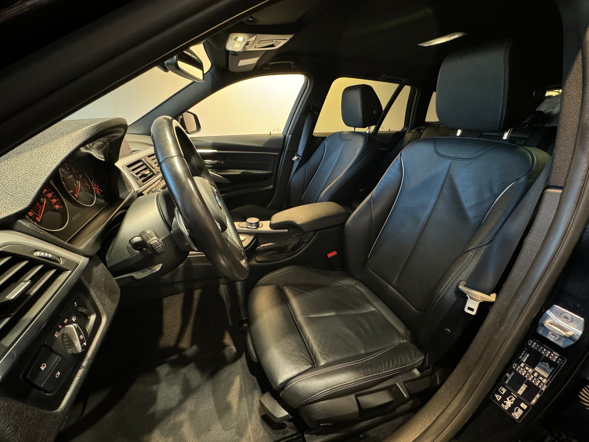 BMW 340i xDrive Touring M Sport đ-image-8