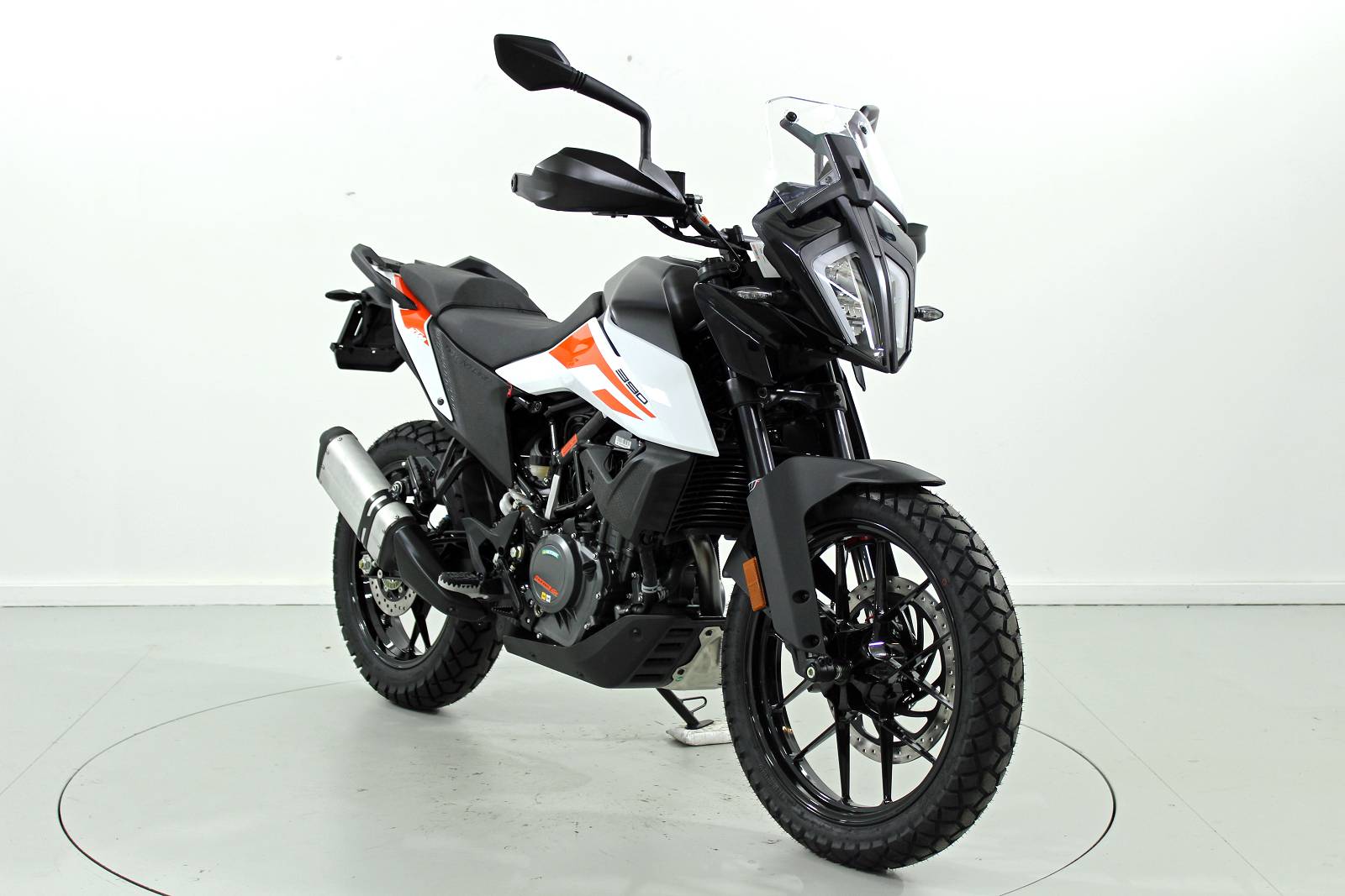 KTM Adventure ABS-showroom-element-1