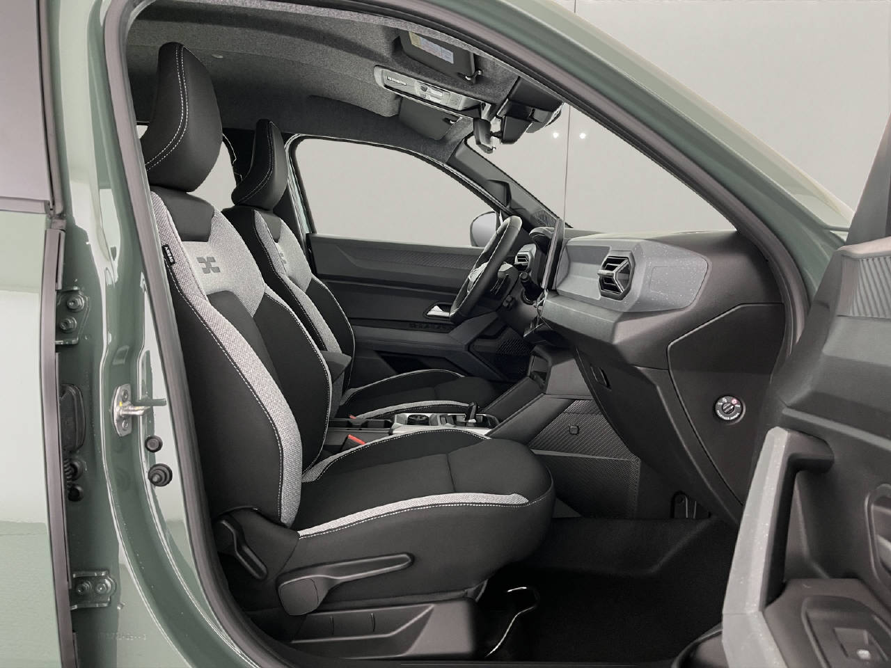 DACIA Duster 1.2 Hybrid Journey 4WD-image-15