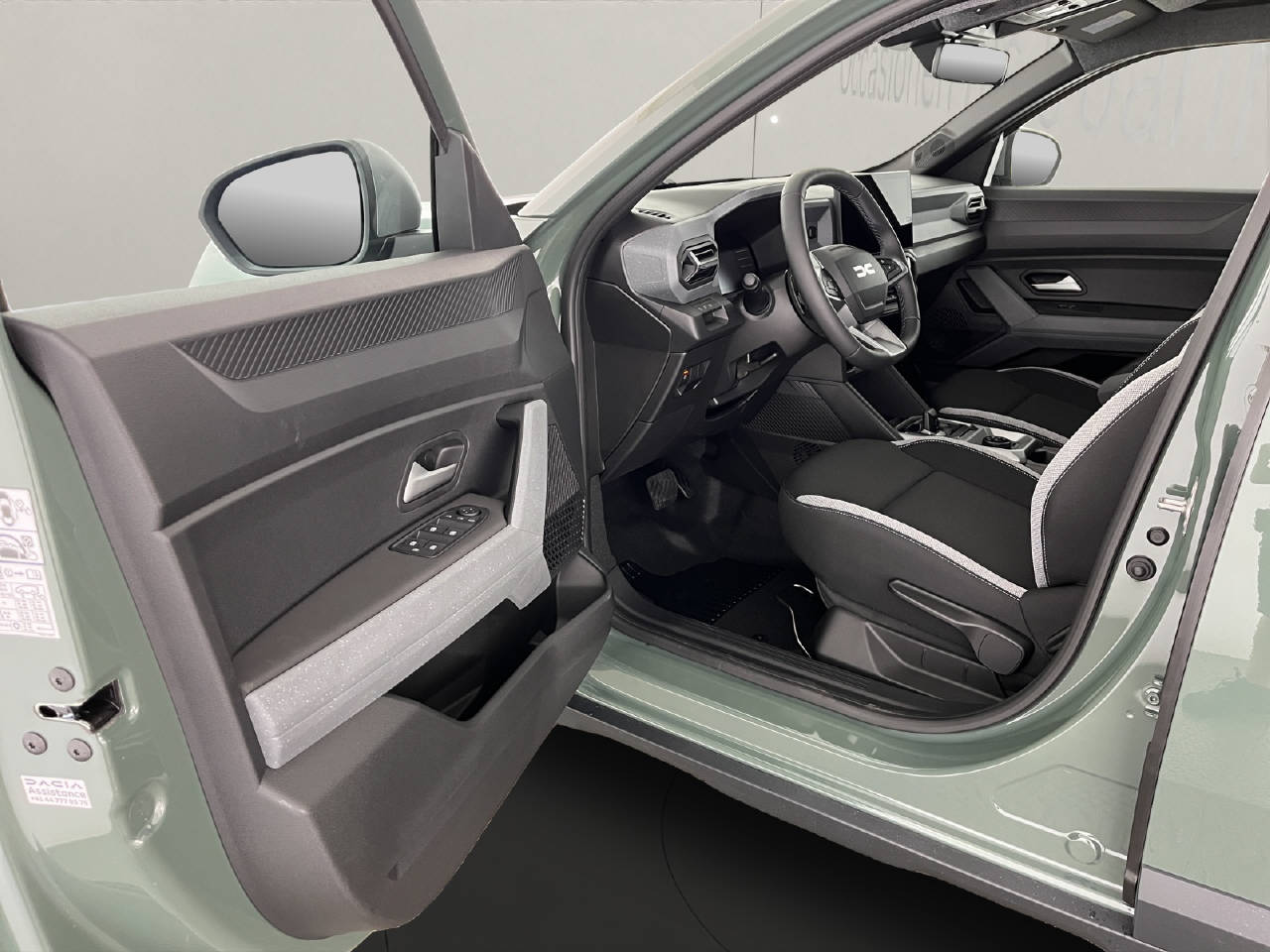 DACIA Duster 1.2 Hybrid Journey 4WD-image-6