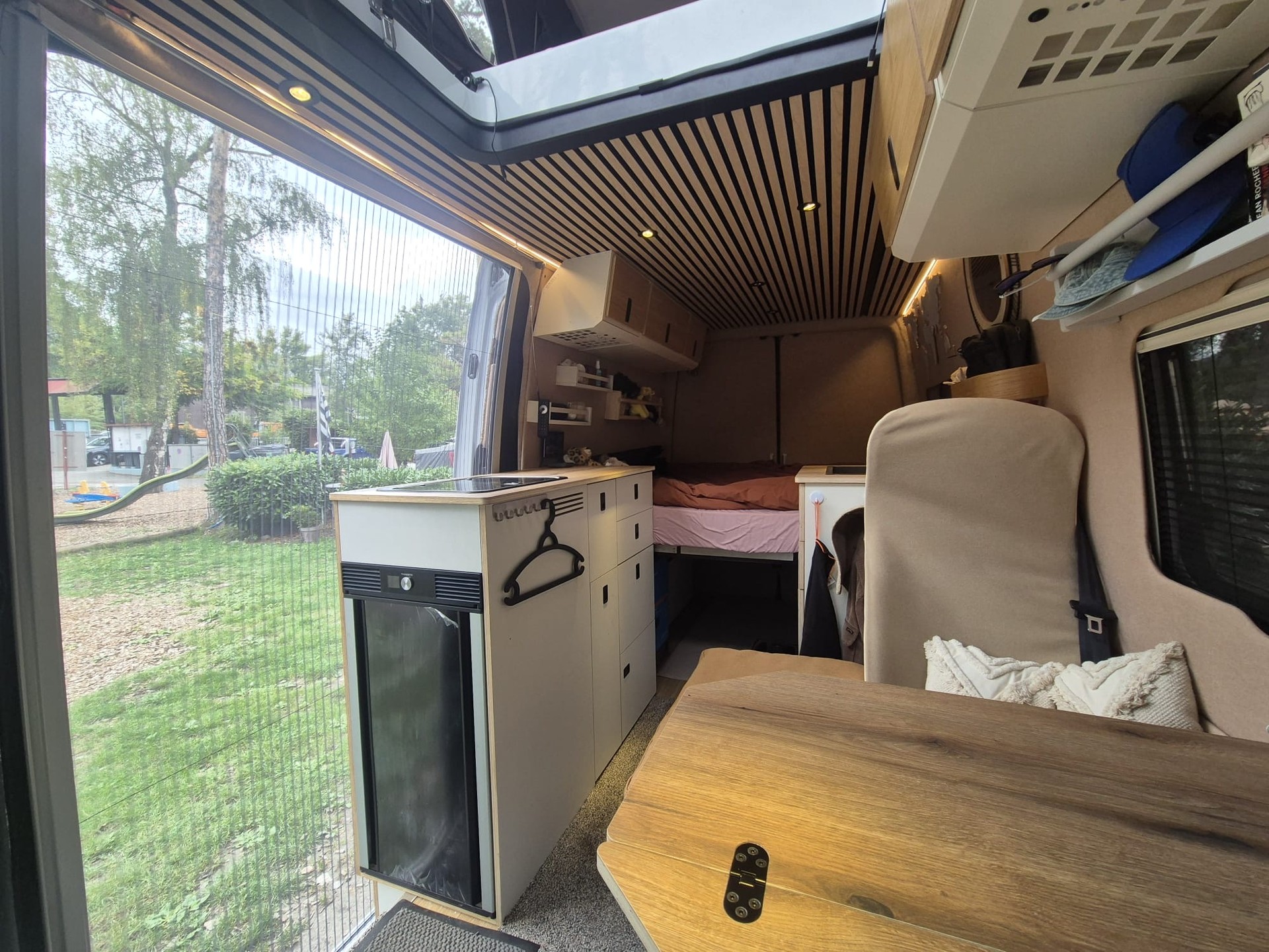 MERCEDES-BENZ Sprinter 319 CDI 4x4-image-15