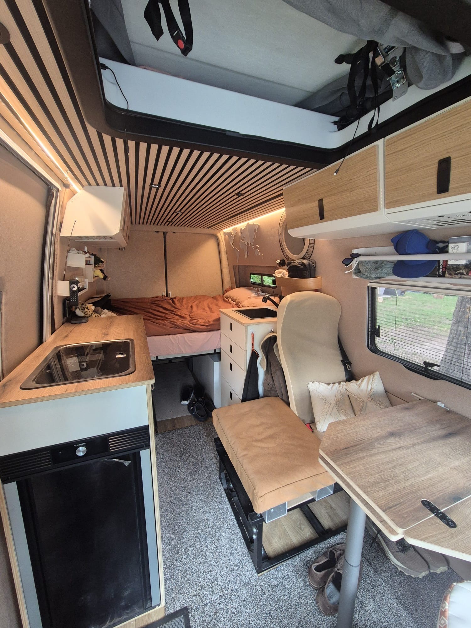 MERCEDES-BENZ Sprinter 319 CDI 4x4-image-12