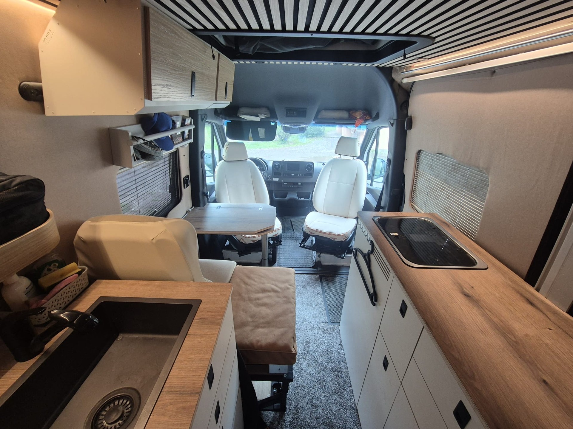 MERCEDES-BENZ Sprinter 319 CDI 4x4-image-3
