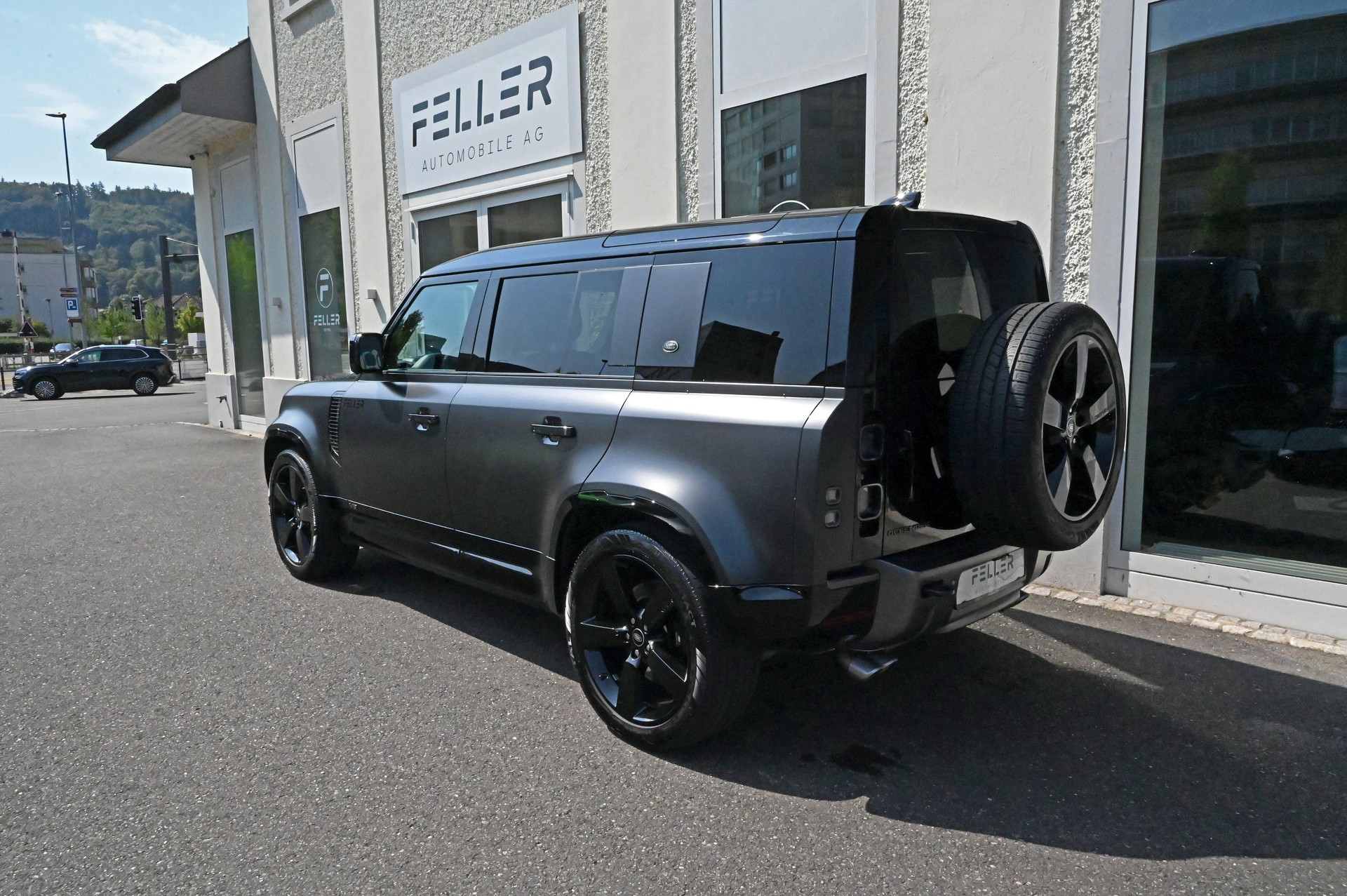 LAND ROVER Defender 110 525 V8 5.0 Carpathian Edition AT8-image-6