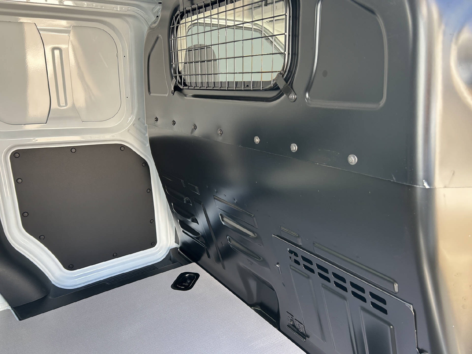 FORD Transit Courier Van 1.0 EcoBoost Trend-image-19