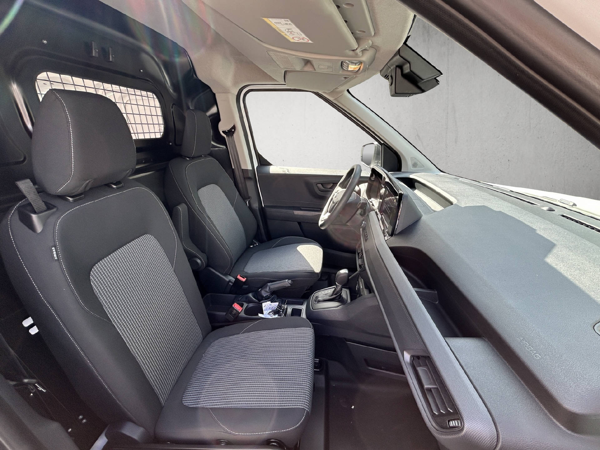FORD Transit Courier Van 1.0 EcoBoost Trend-image-18