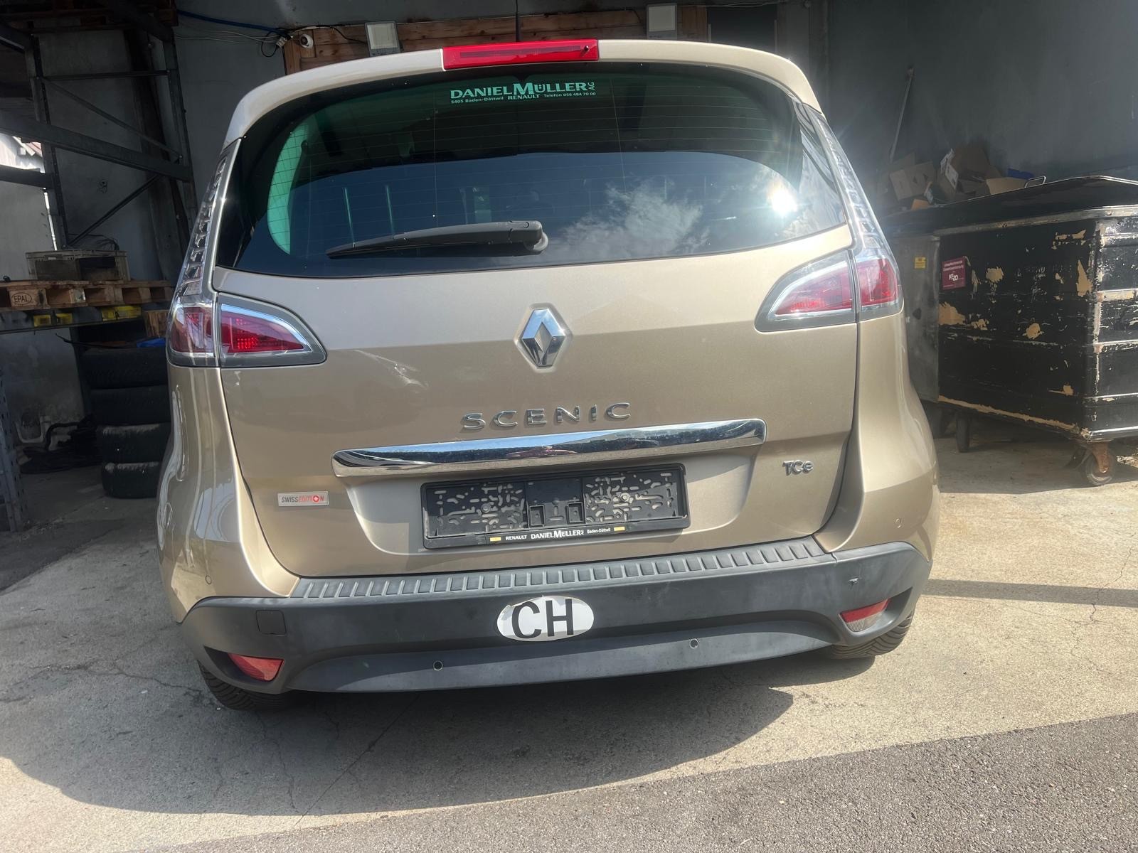 RENAULT Scénic 1.2 16V Turbo Swiss Edition-image-4
