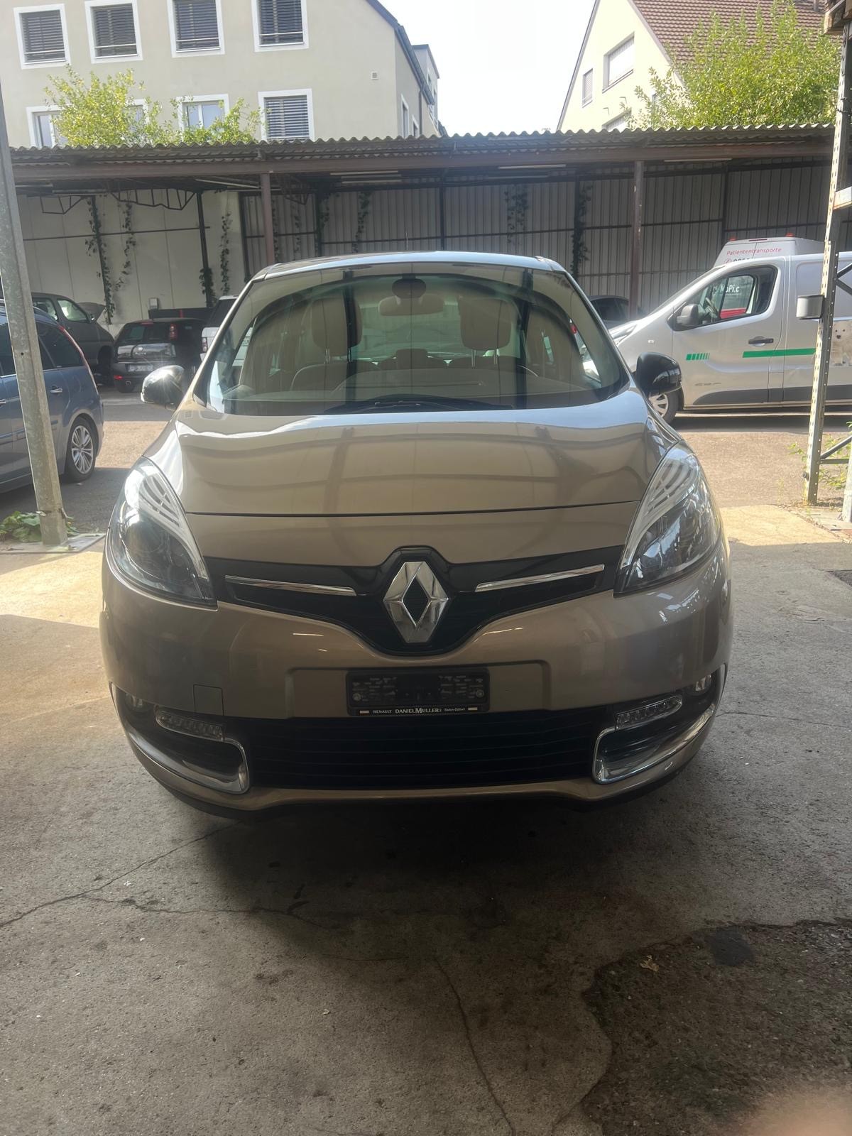RENAULT Scénic 1.2 16V Turbo Swiss Edition-image-0