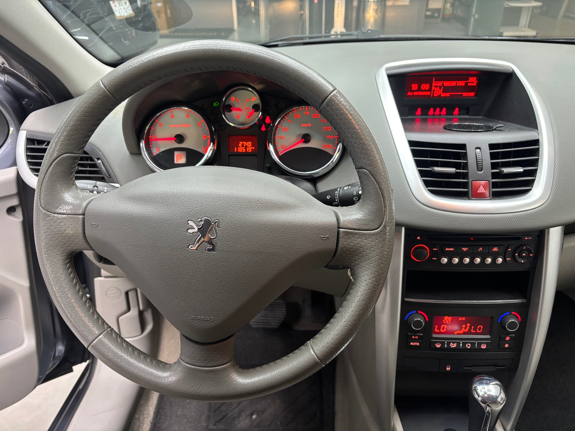 PEUGEOT 207 1.6 16V Sport Automatic-image-14