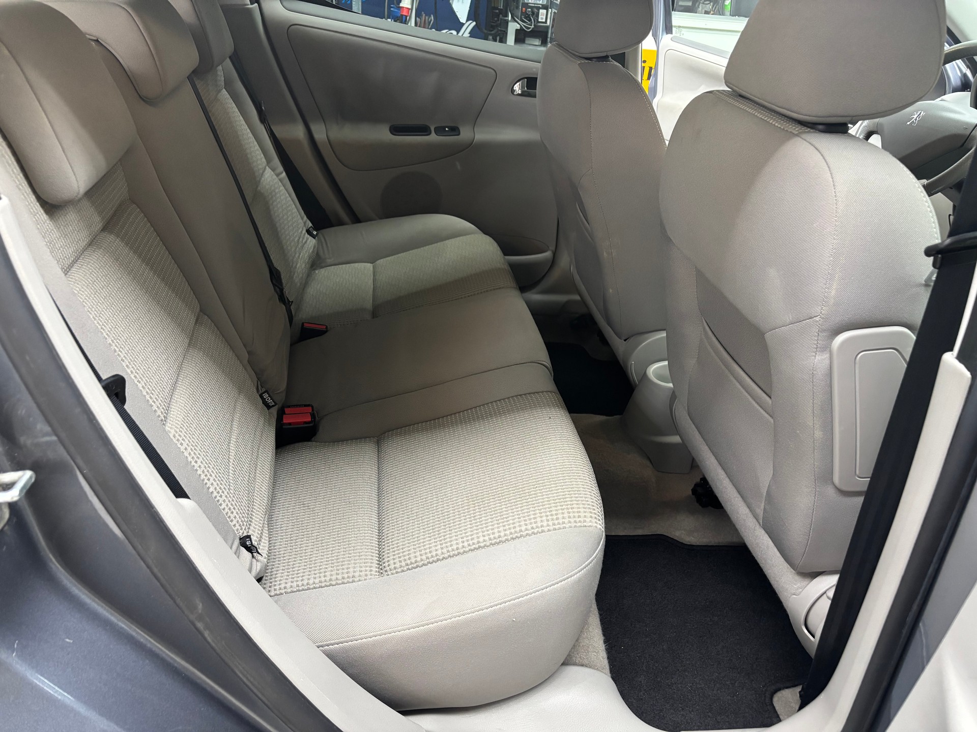 PEUGEOT 207 1.6 16V Sport Automatic-image-12