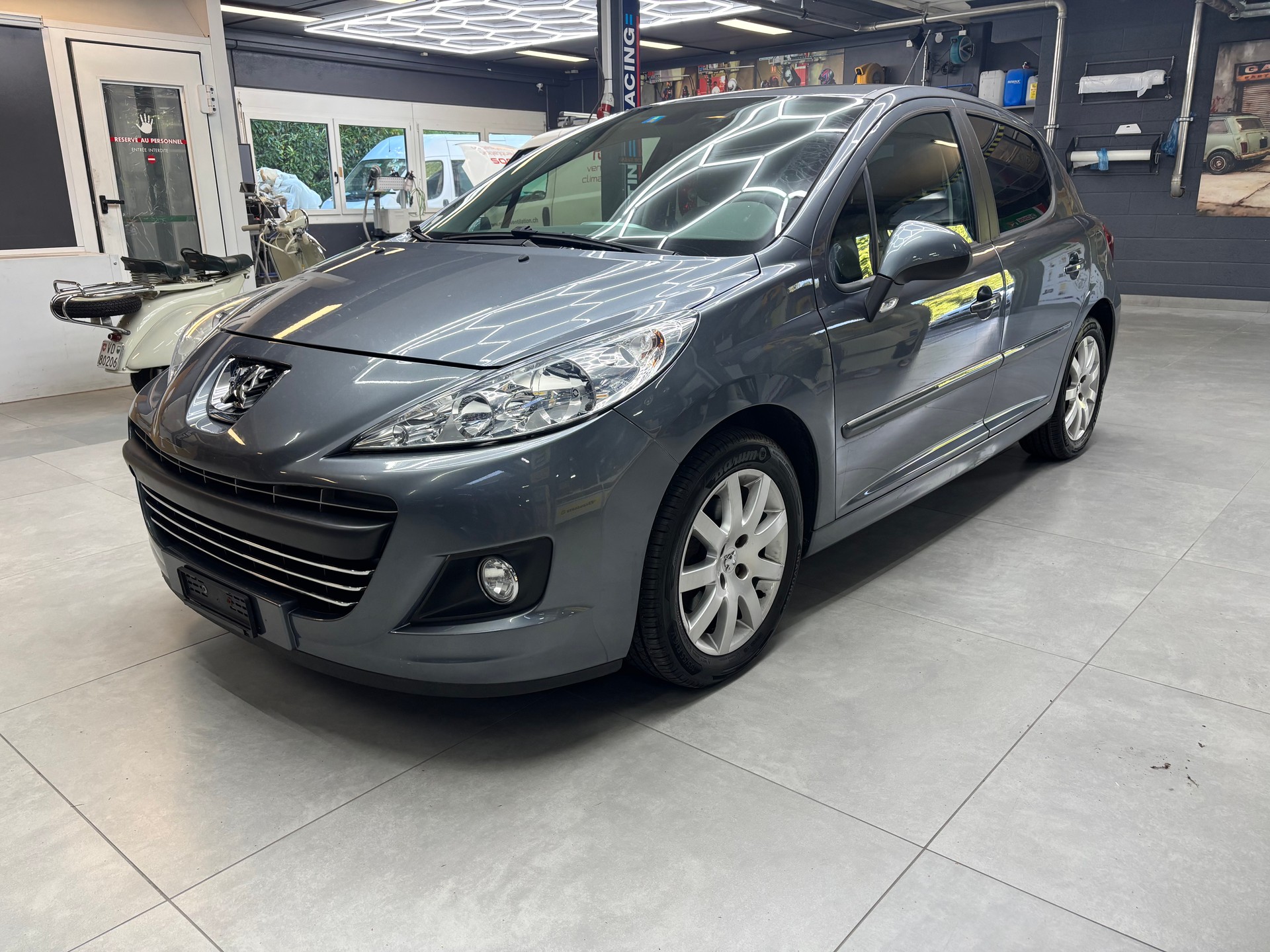 PEUGEOT 207 1.6 16V Sport Automatic-image-0