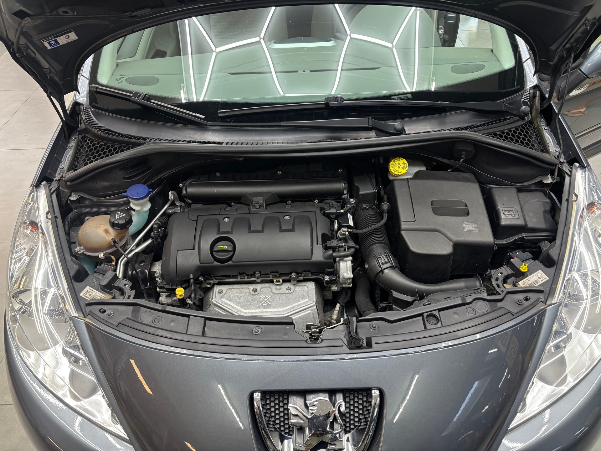 PEUGEOT 207 1.6 16V Sport Automatic-image-15