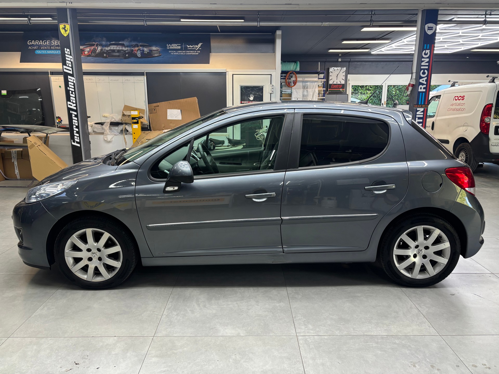 PEUGEOT 207 1.6 16V Sport Automatic-image-6