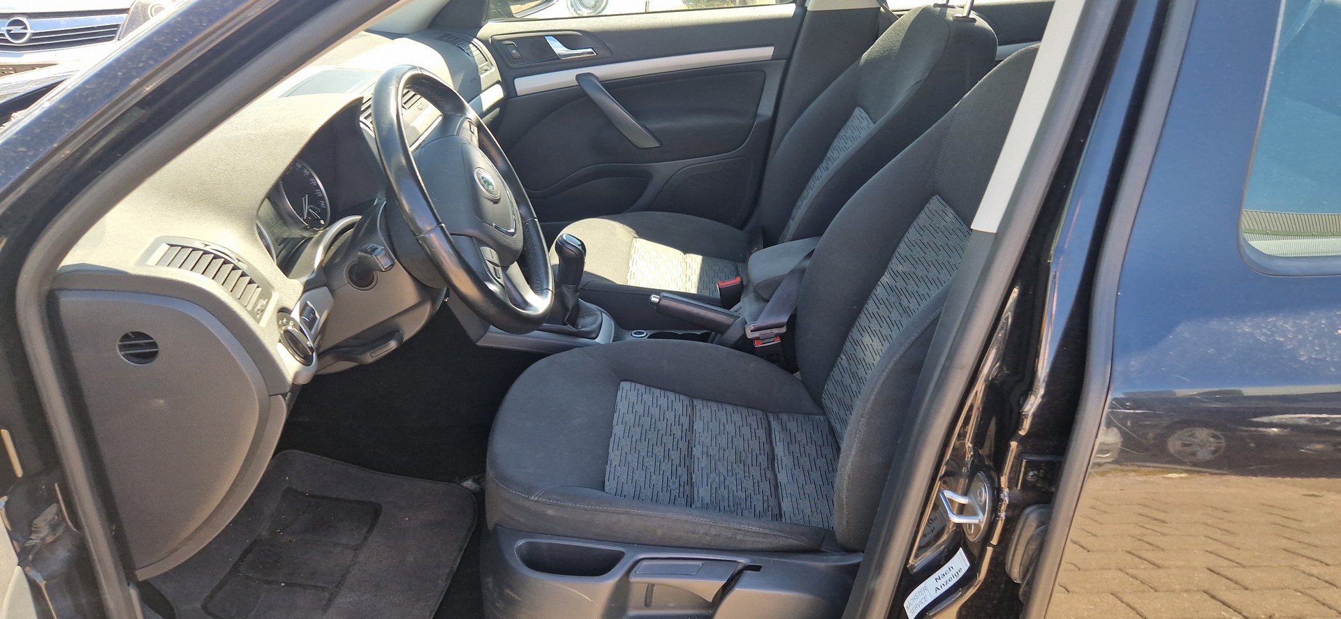 SKODA OCTAVIA-image-5
