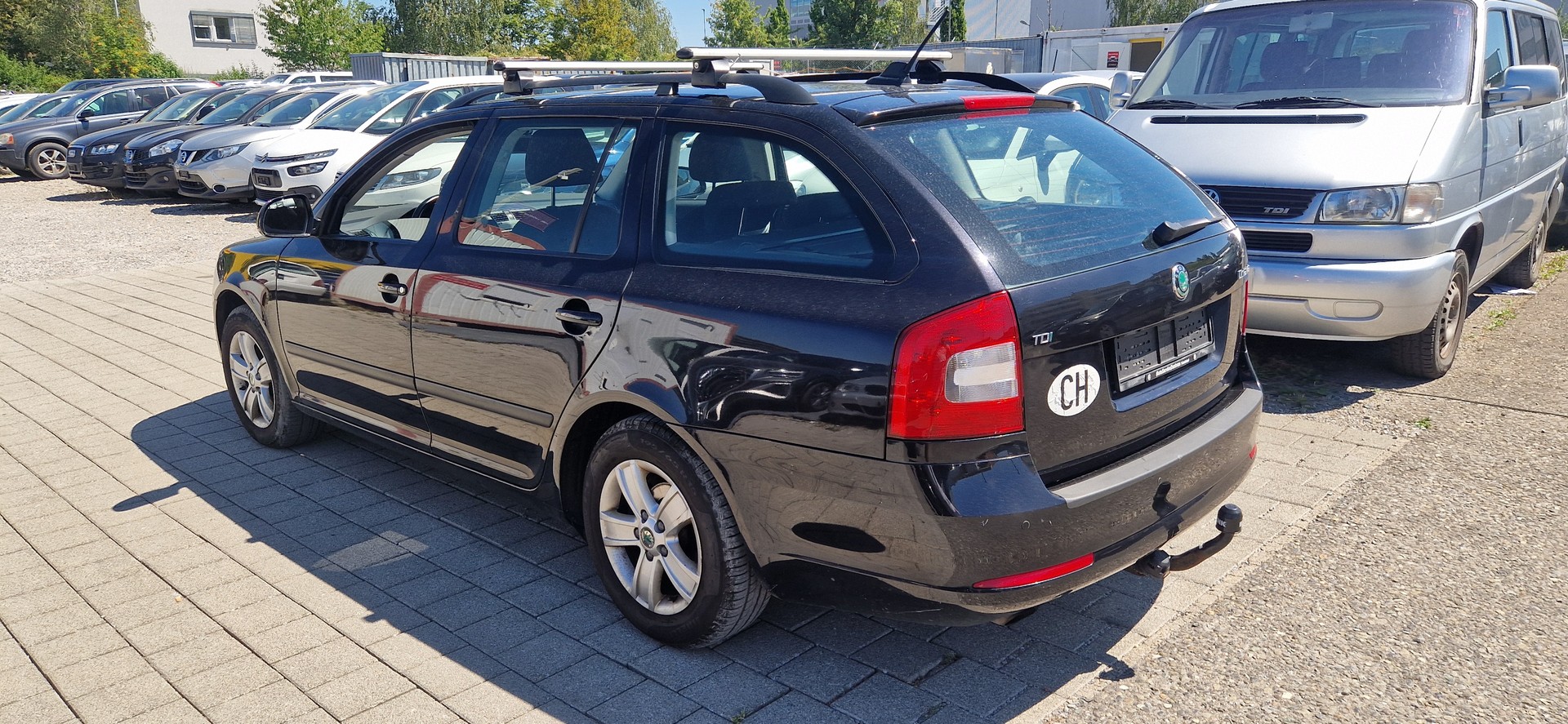 SKODA OCTAVIA-image-4