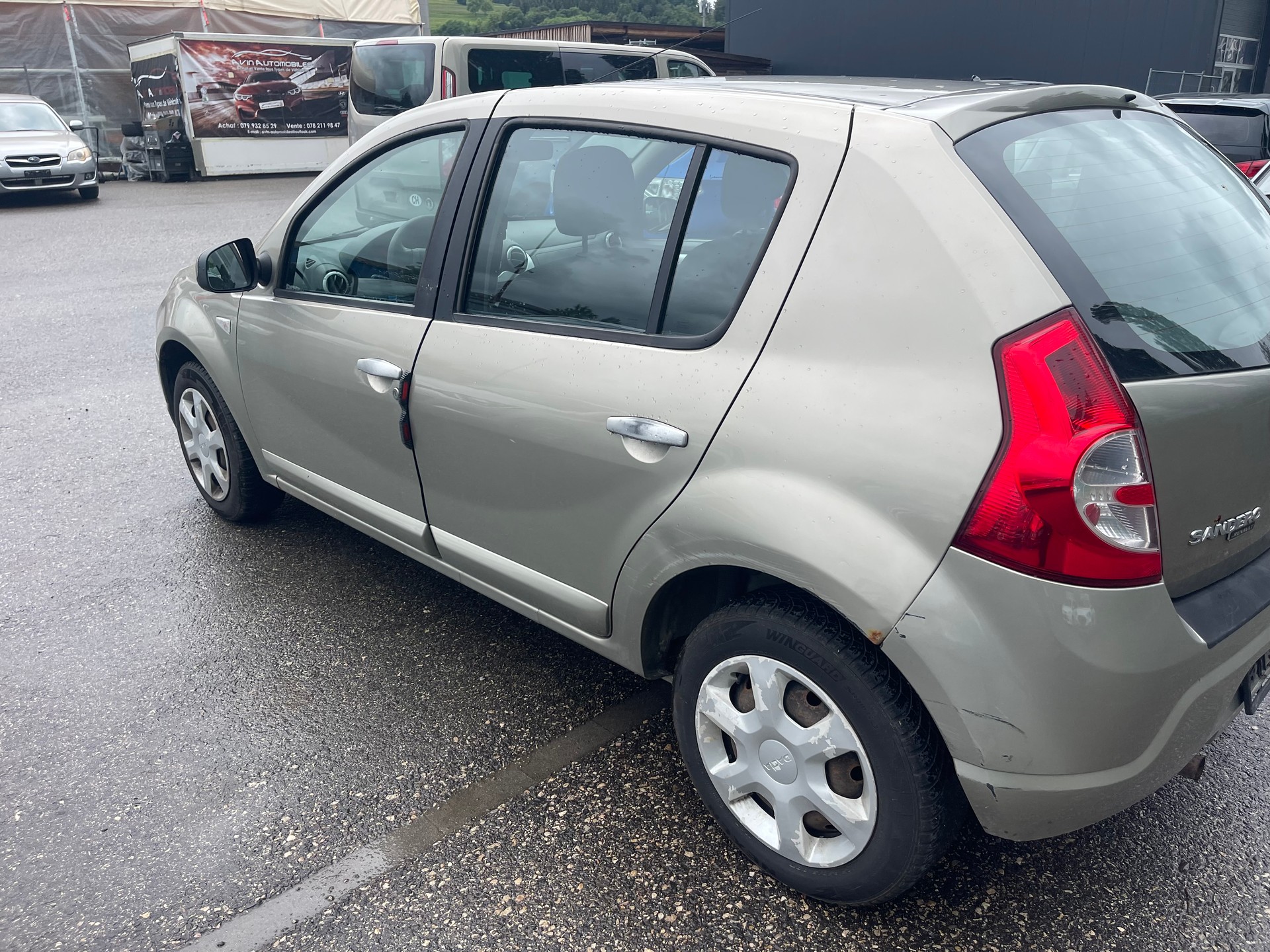 DACIA Sandero 1.6 Lauréate-image-5