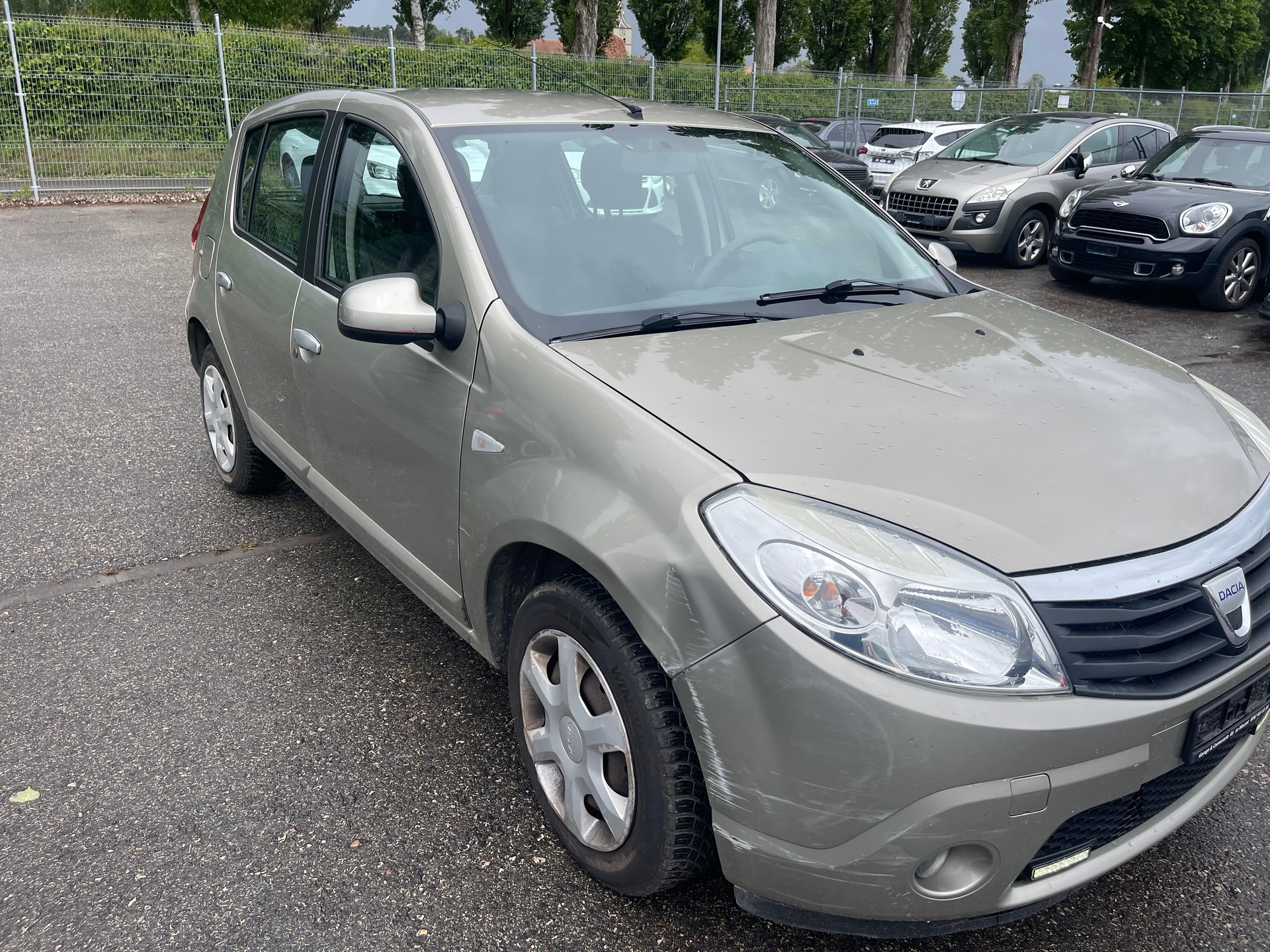 DACIA Sandero 1.6 Lauréate-image-1