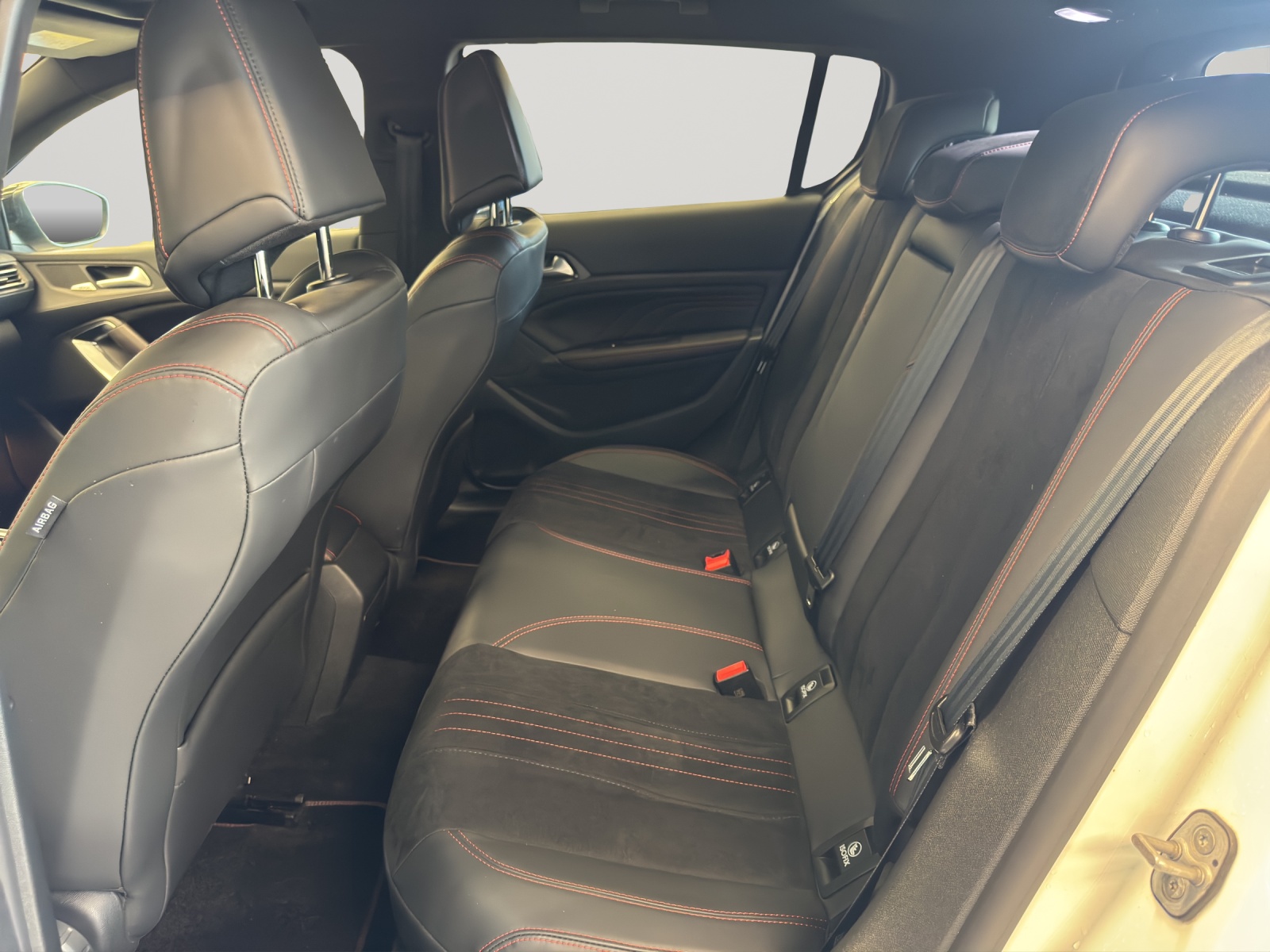 PEUGEOT 308 2.0 BlueHDI GT-image-7
