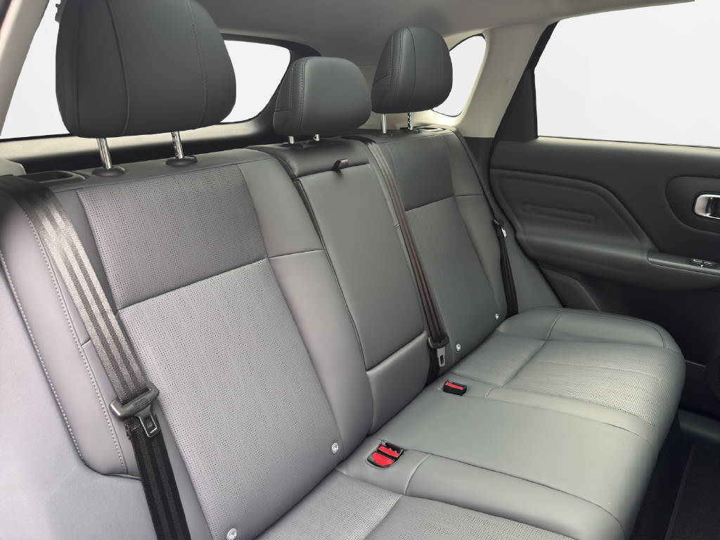 LEAPMOTOR B10 1.5 Hybrid EV-image-7