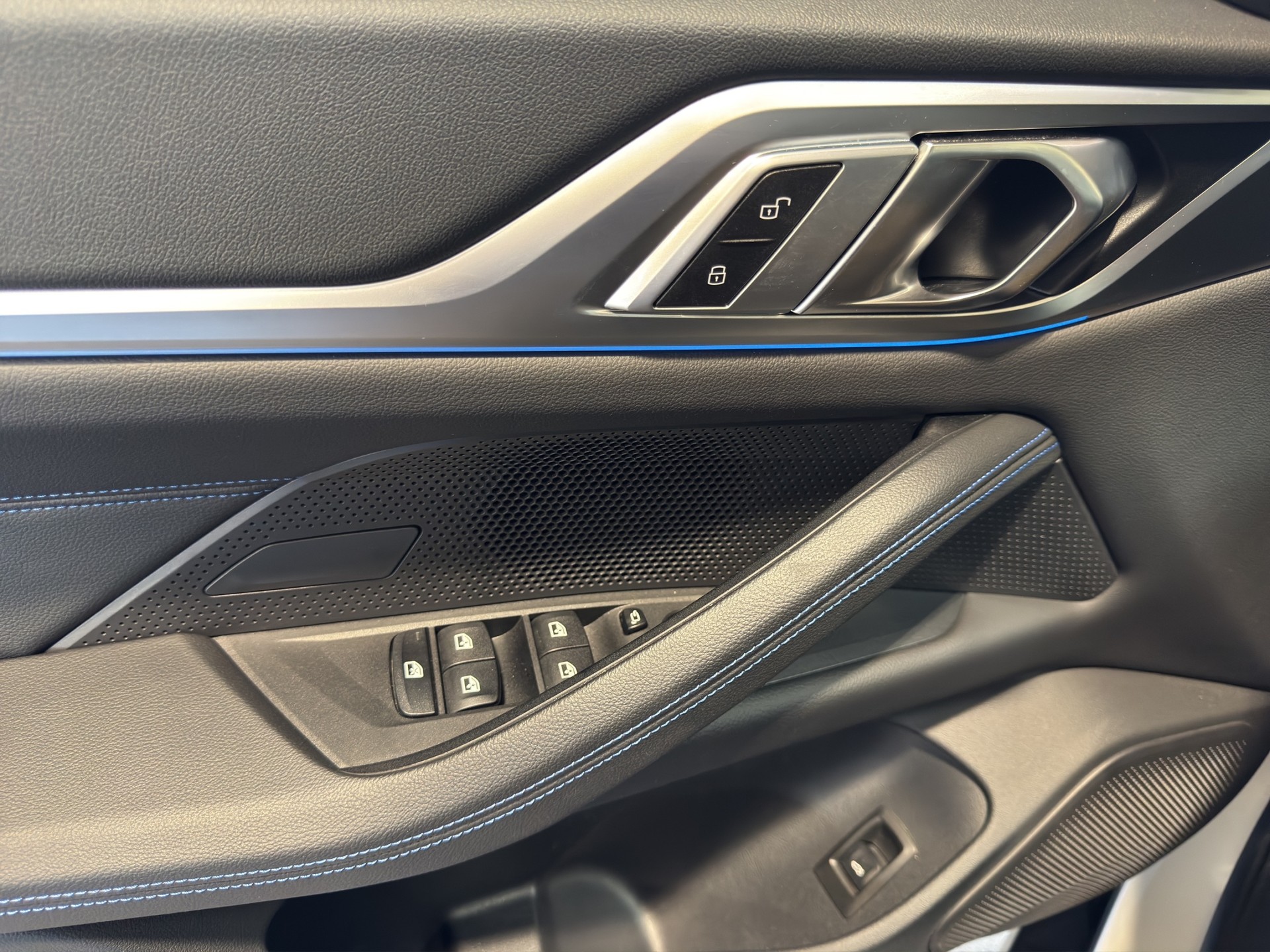 BMW i4 M50-image-12