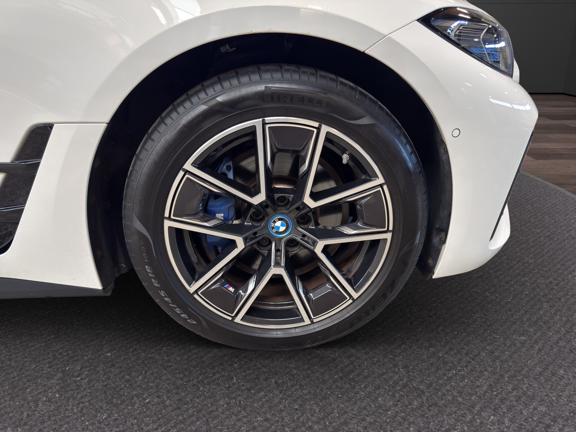 BMW i4 M50-image-15
