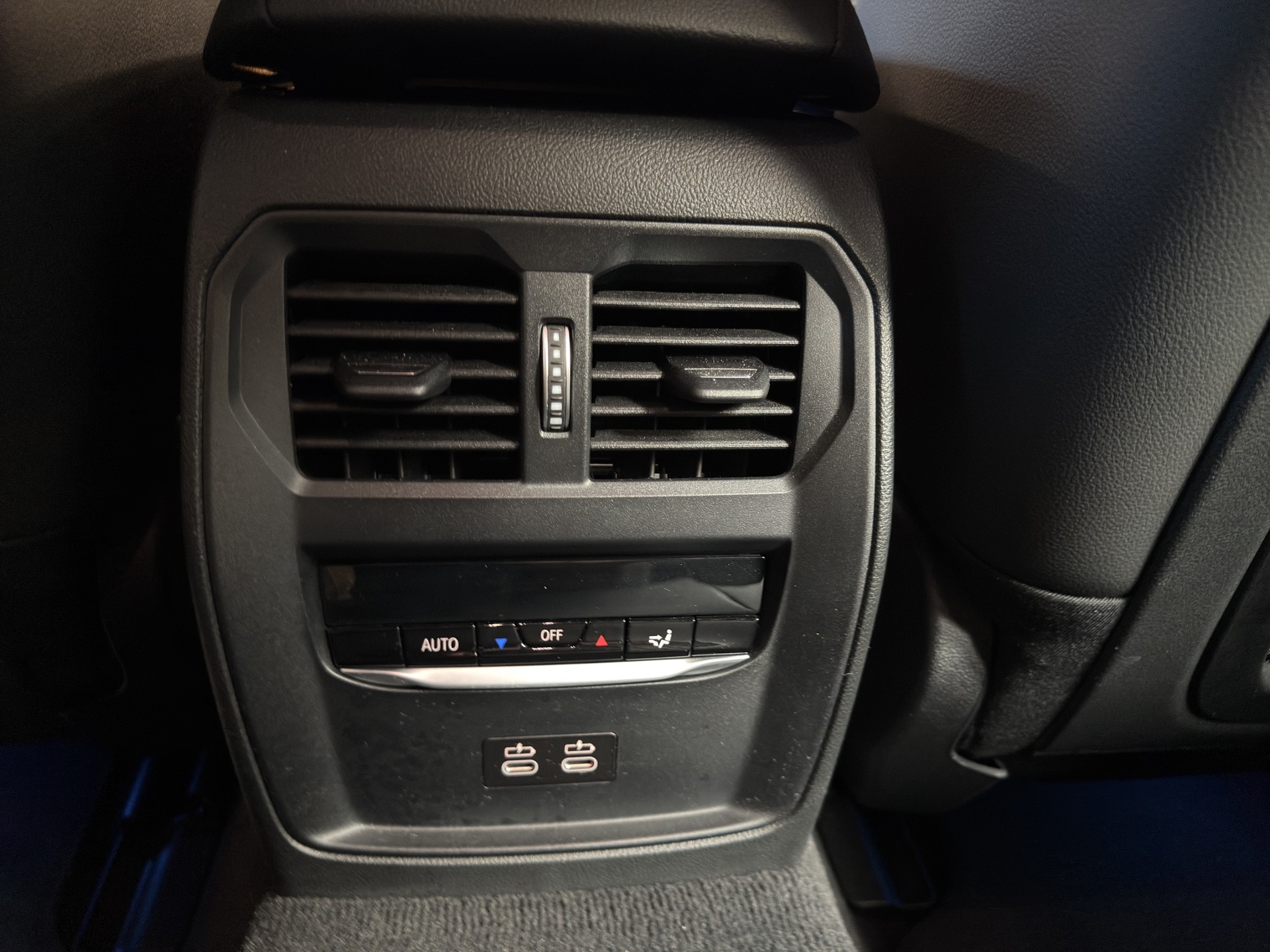 BMW i4 M50-image-11