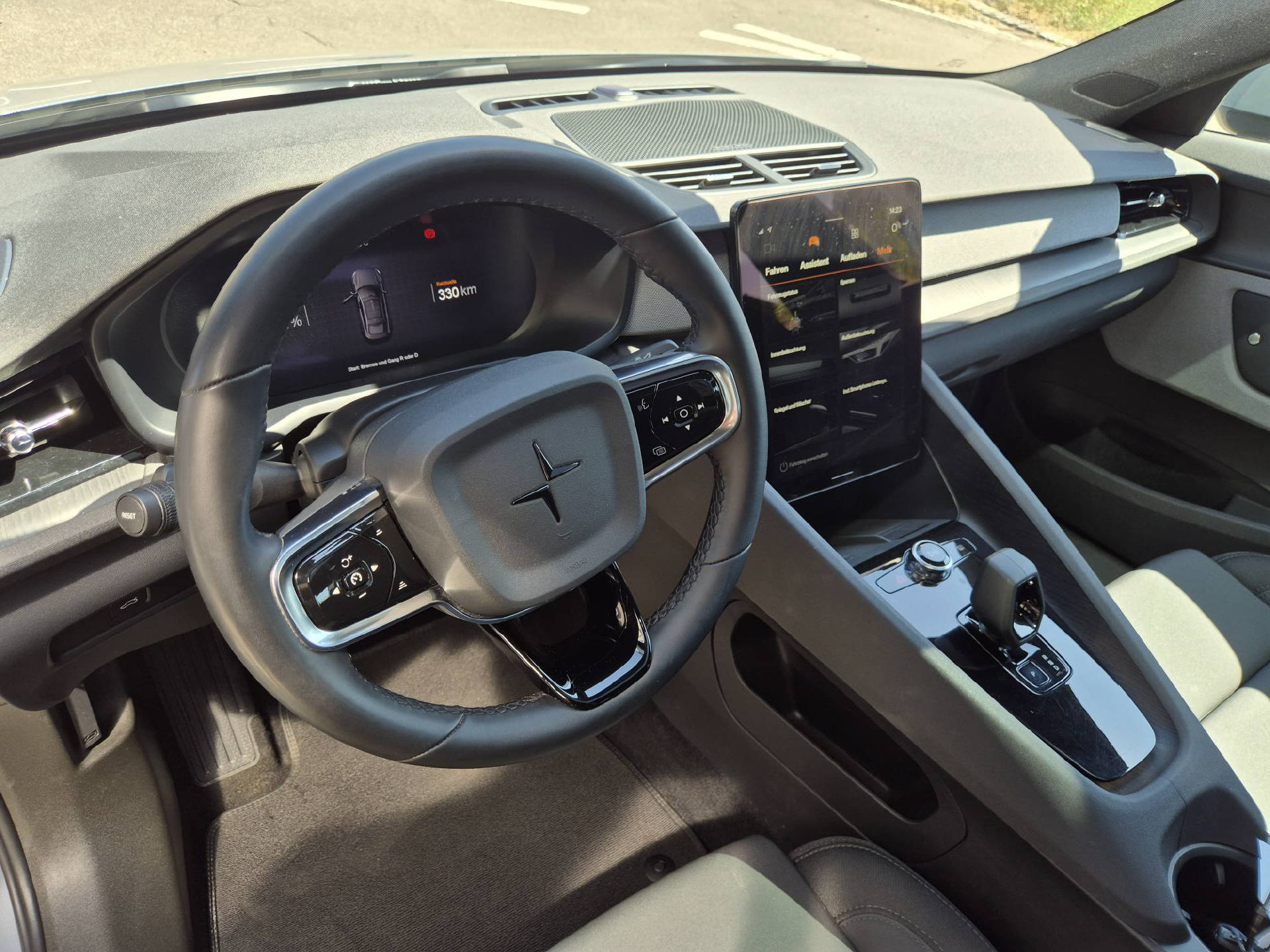POLESTAR 2 Long Range Dual Motor 421 PS 82 kWh-image-8