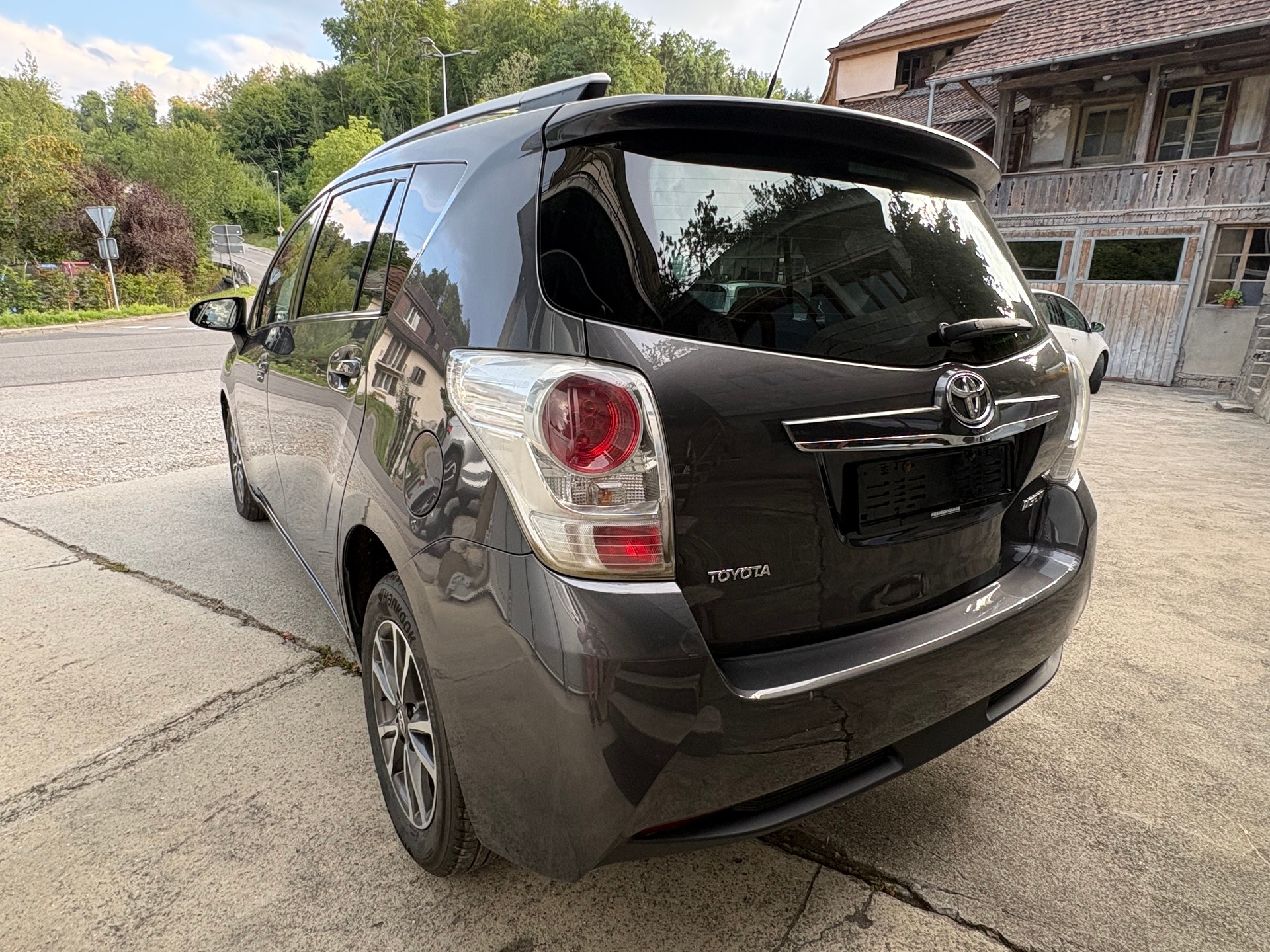 TOYOTA Verso 1.6 D-4D Trend-image-3