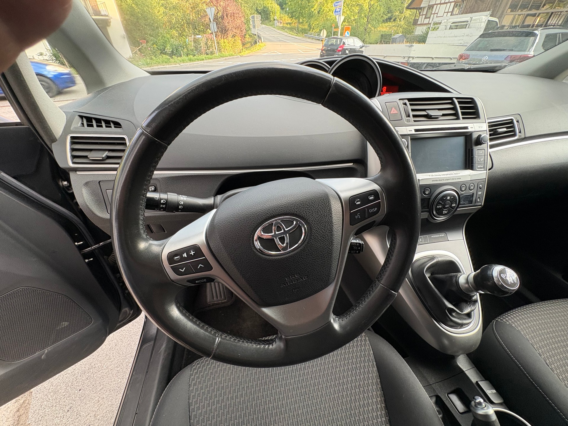 TOYOTA Verso 1.6 D-4D Trend-image-6