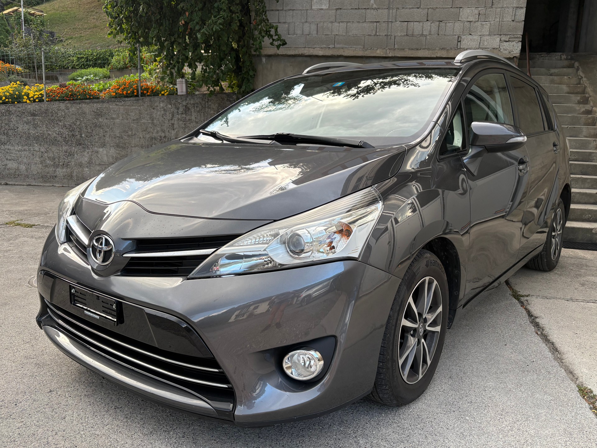 TOYOTA Verso 1.6 D-4D Trend-image-1