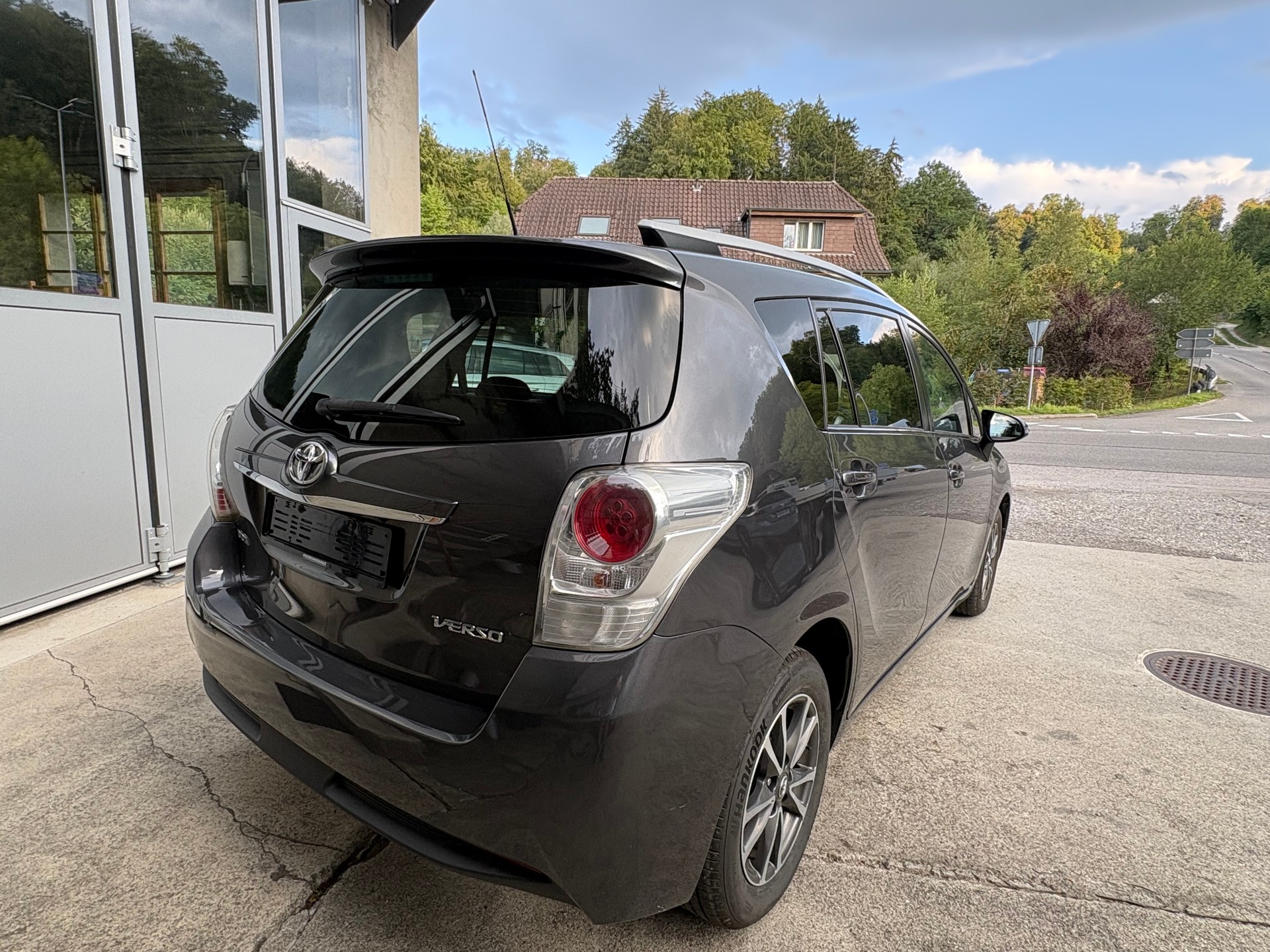 TOYOTA Verso 1.6 D-4D Trend-image-2