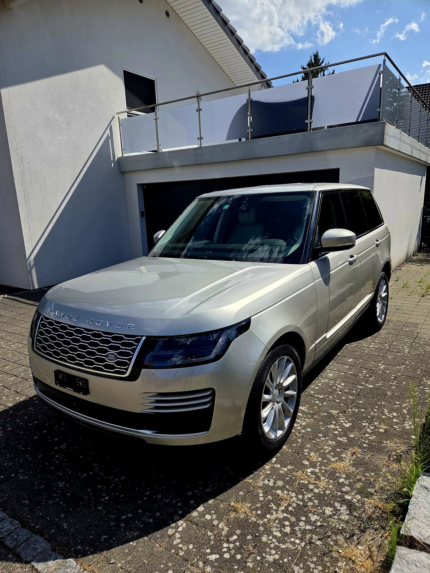 LAND ROVER Facelift! 4.4 SDV8 Vogue-image-0