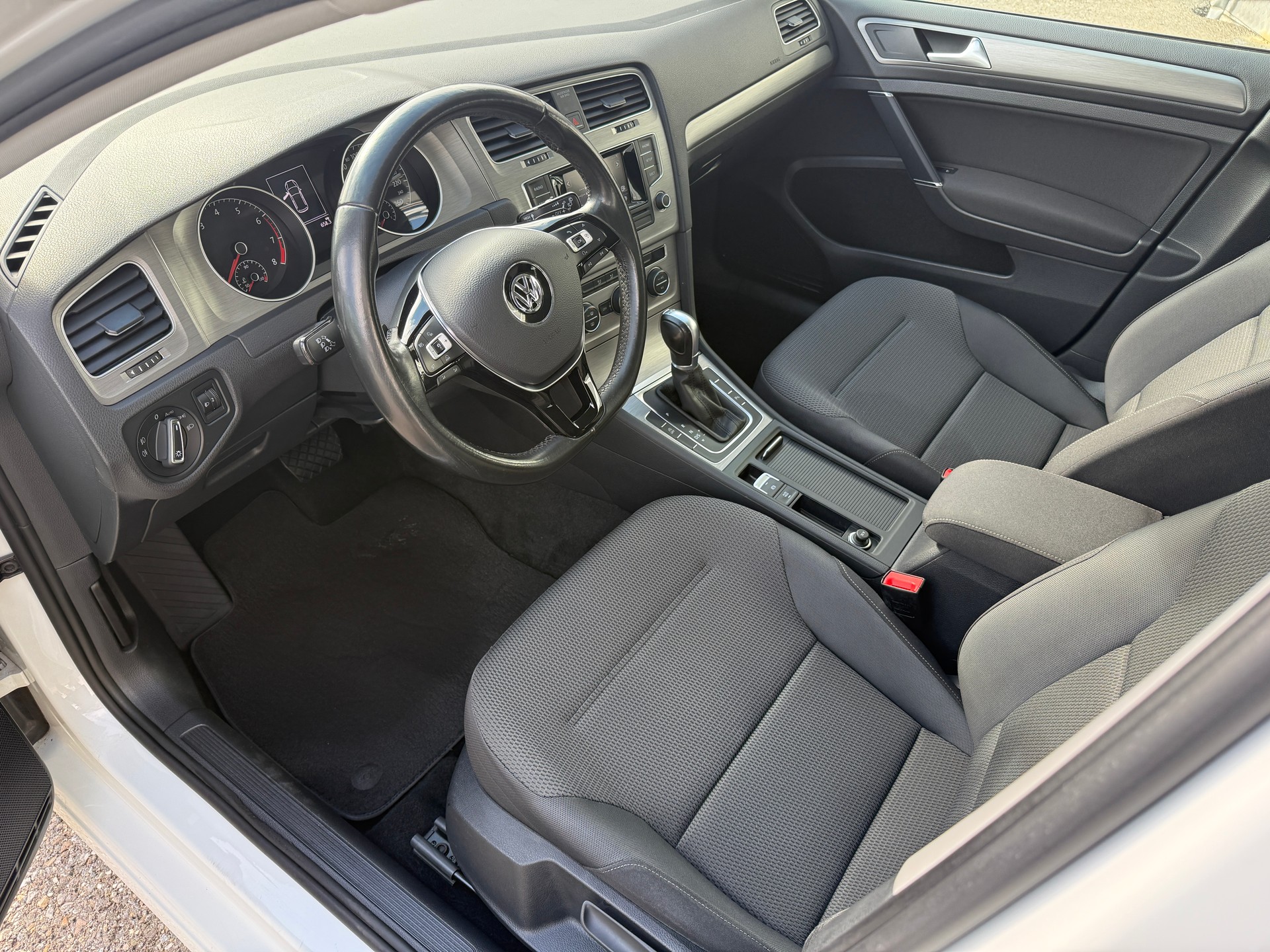 VW Golf 1.2 TSI Comfortline DSG-image-4