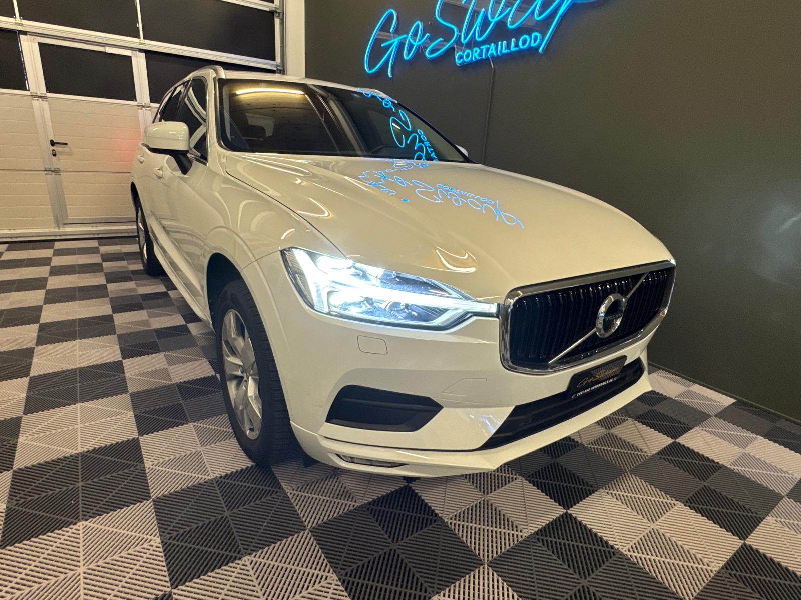 VOLVO XC60 D4 AWD Momentum Geartronic-image-7