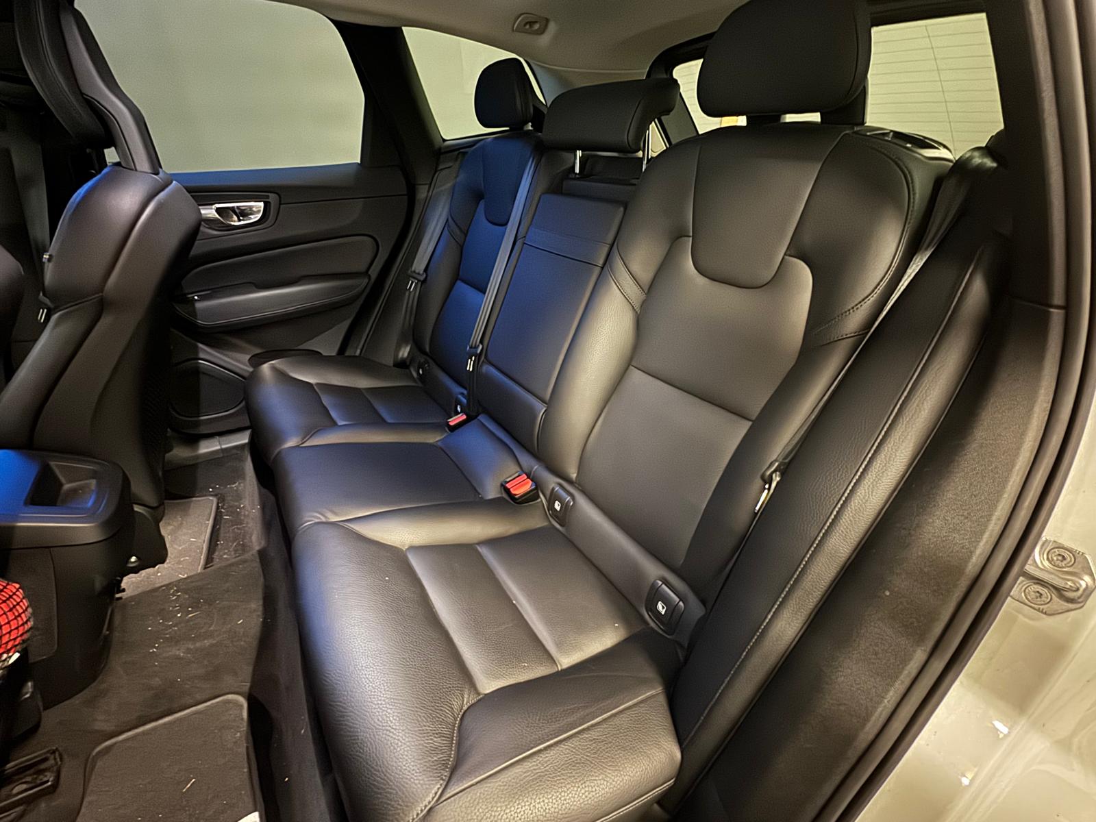 VOLVO XC60 D4 AWD Momentum Geartronic-image-12