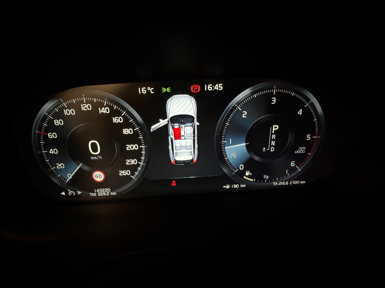 VOLVO XC60 D4 AWD Momentum Geartronic-image-16